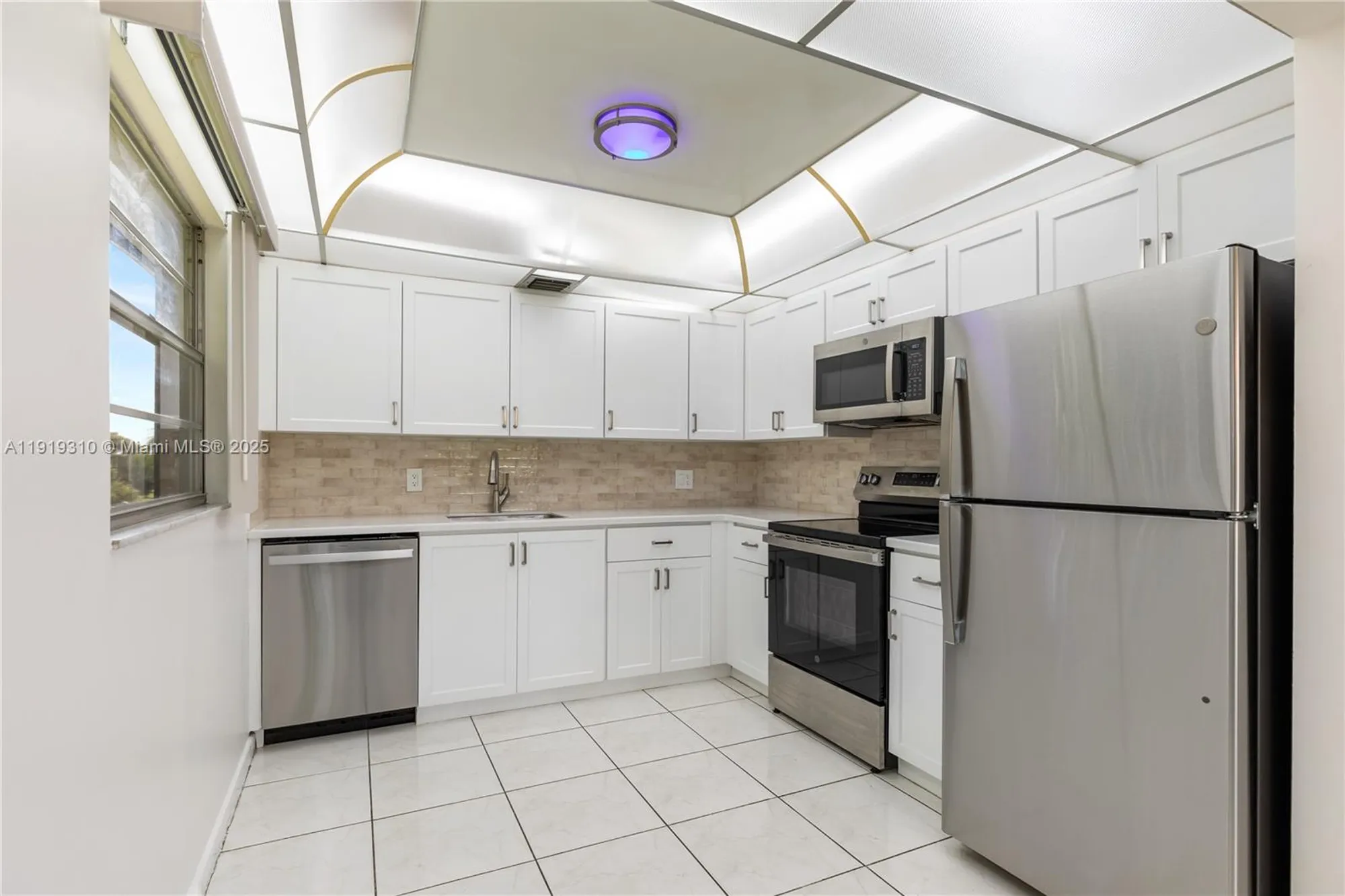 Property Slideshow image 9 of 27 | 13250 sw 4th ct 401g, Pembroke Pines, FL, 33027