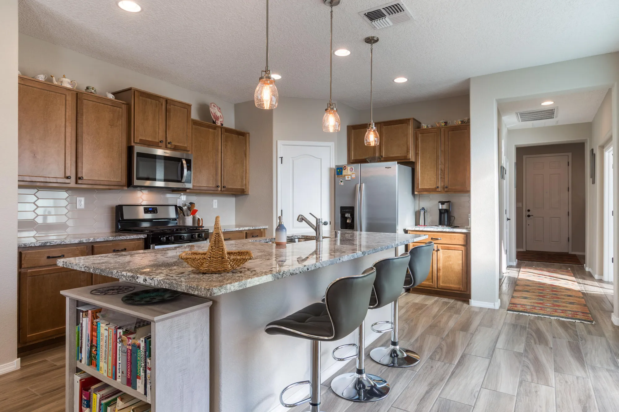 Property Slideshow image 7 of 56 | 1605 buffalo brook way nw, Albuquerque, NM, 87120