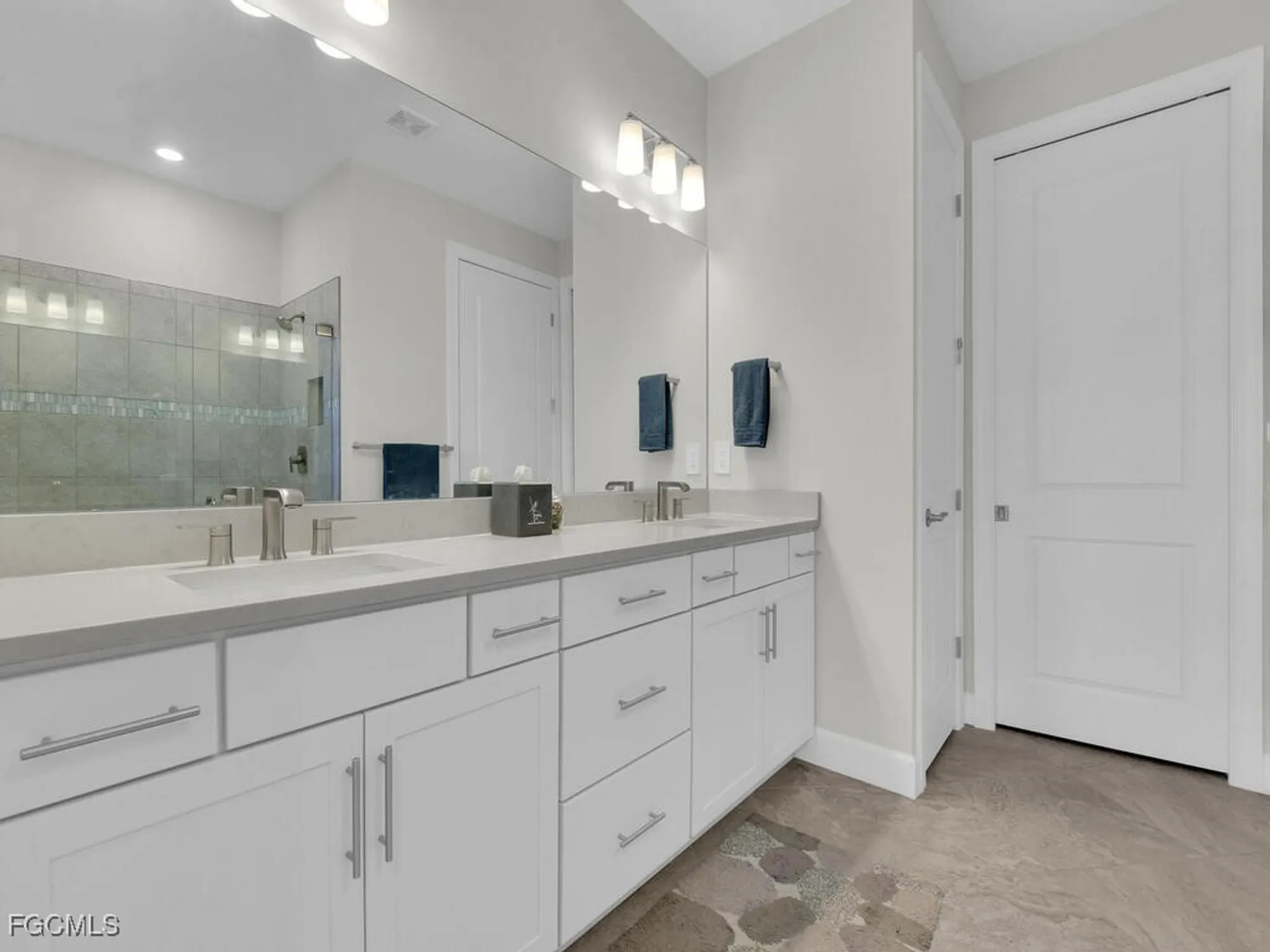 Property Slideshow image 22 of 47 | 17300 corsini dr, Fort Myers, FL, 33913