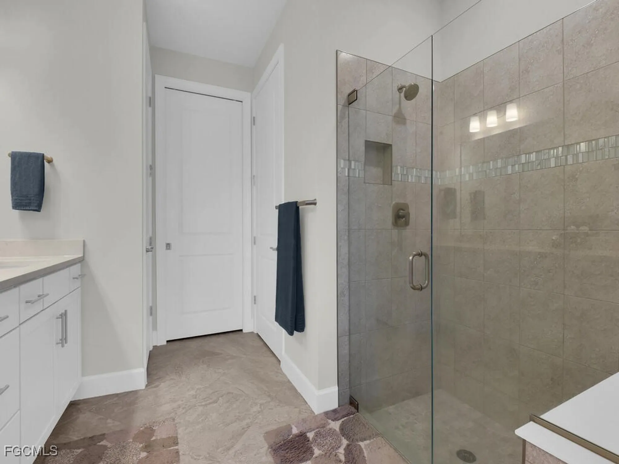 Property Slideshow image 23 of 47 | 17300 corsini dr, Fort Myers, FL, 33913