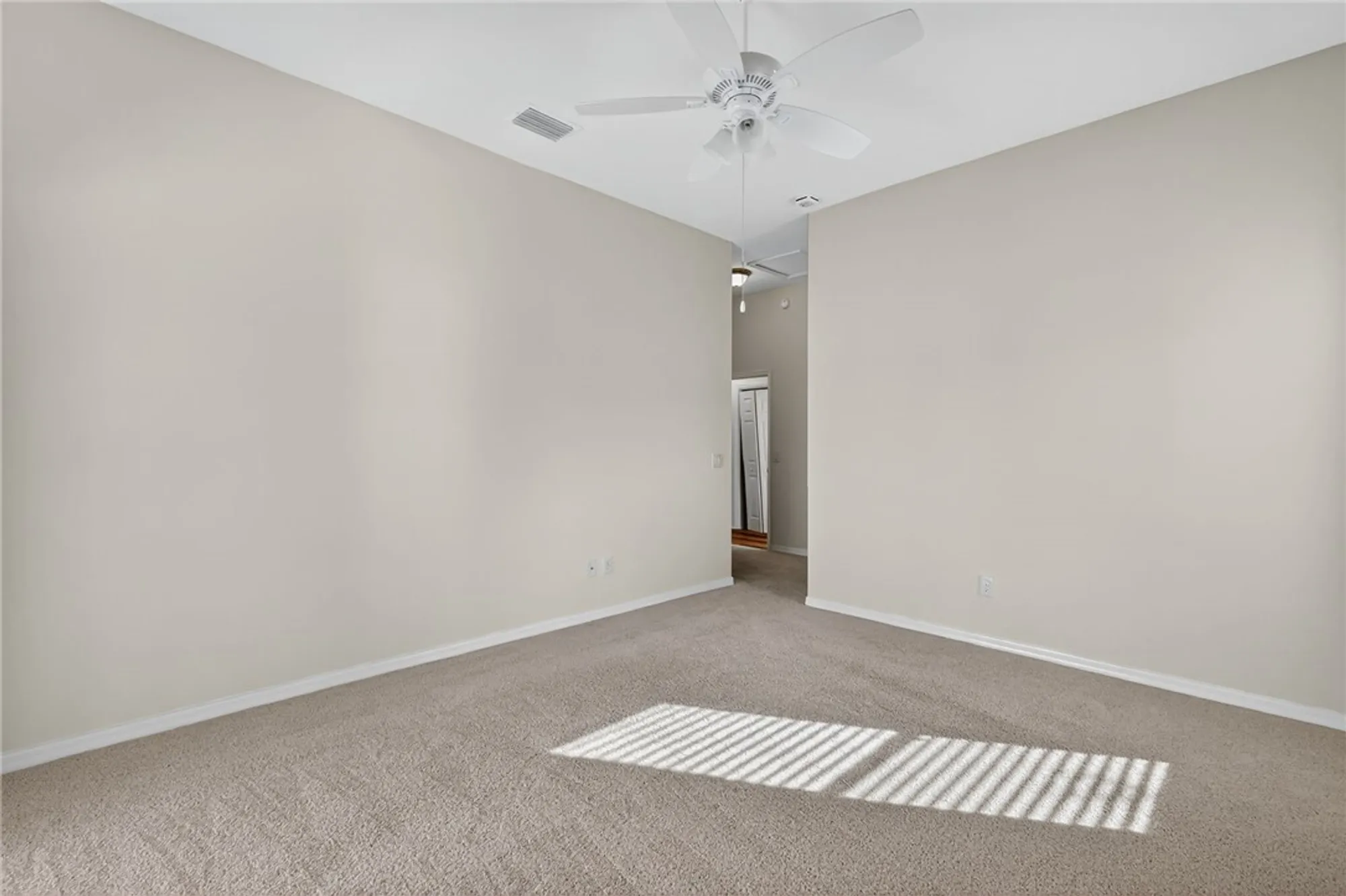 Property Slideshow image 18 of 27 | 2238 southwood dr, The Villages, FL, 32162