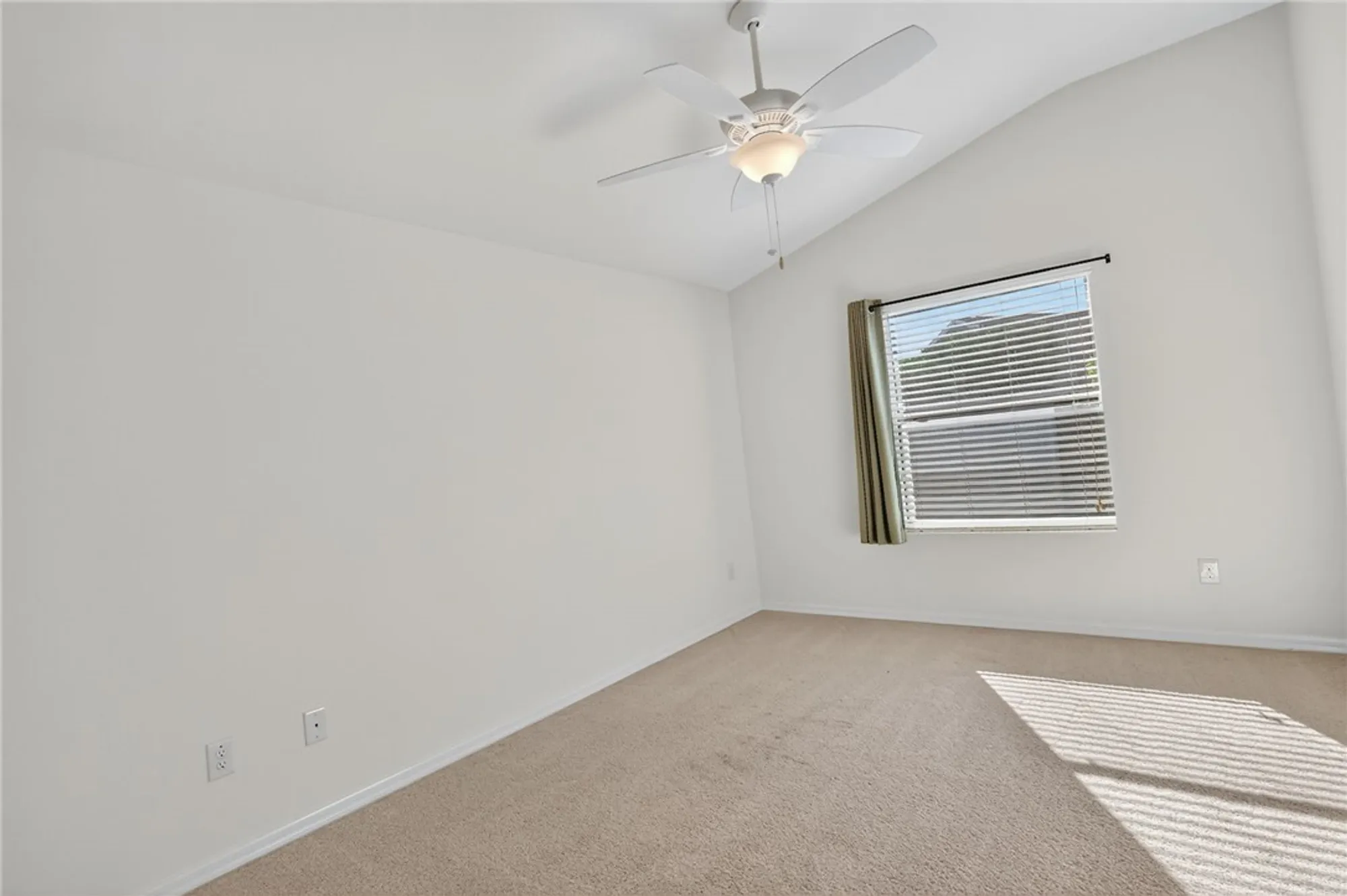 Property Slideshow image 19 of 27 | 2238 southwood dr, The Villages, FL, 32162