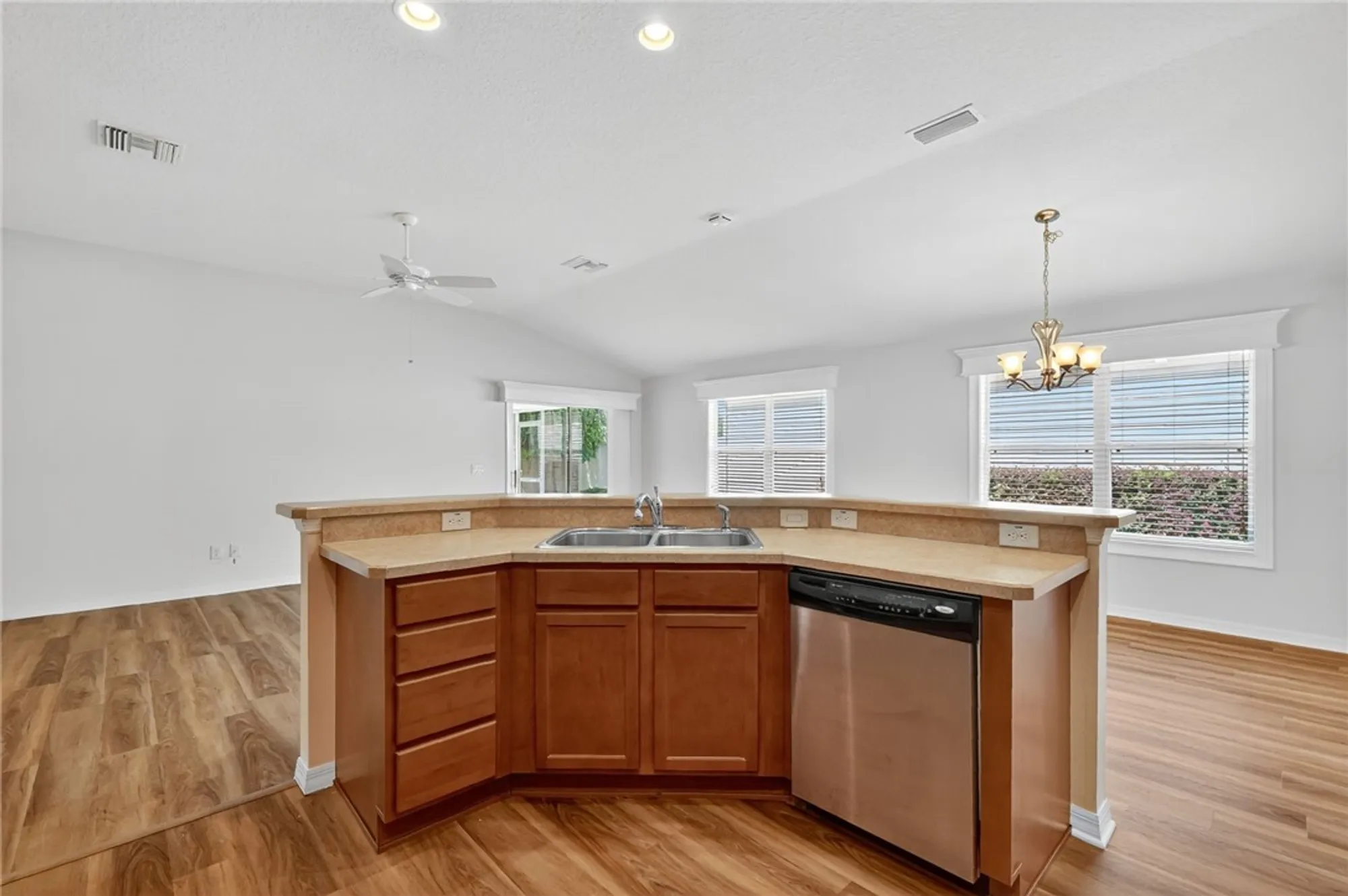 Property Slideshow image 13 of 27 | 2238 southwood dr, The Villages, FL, 32162