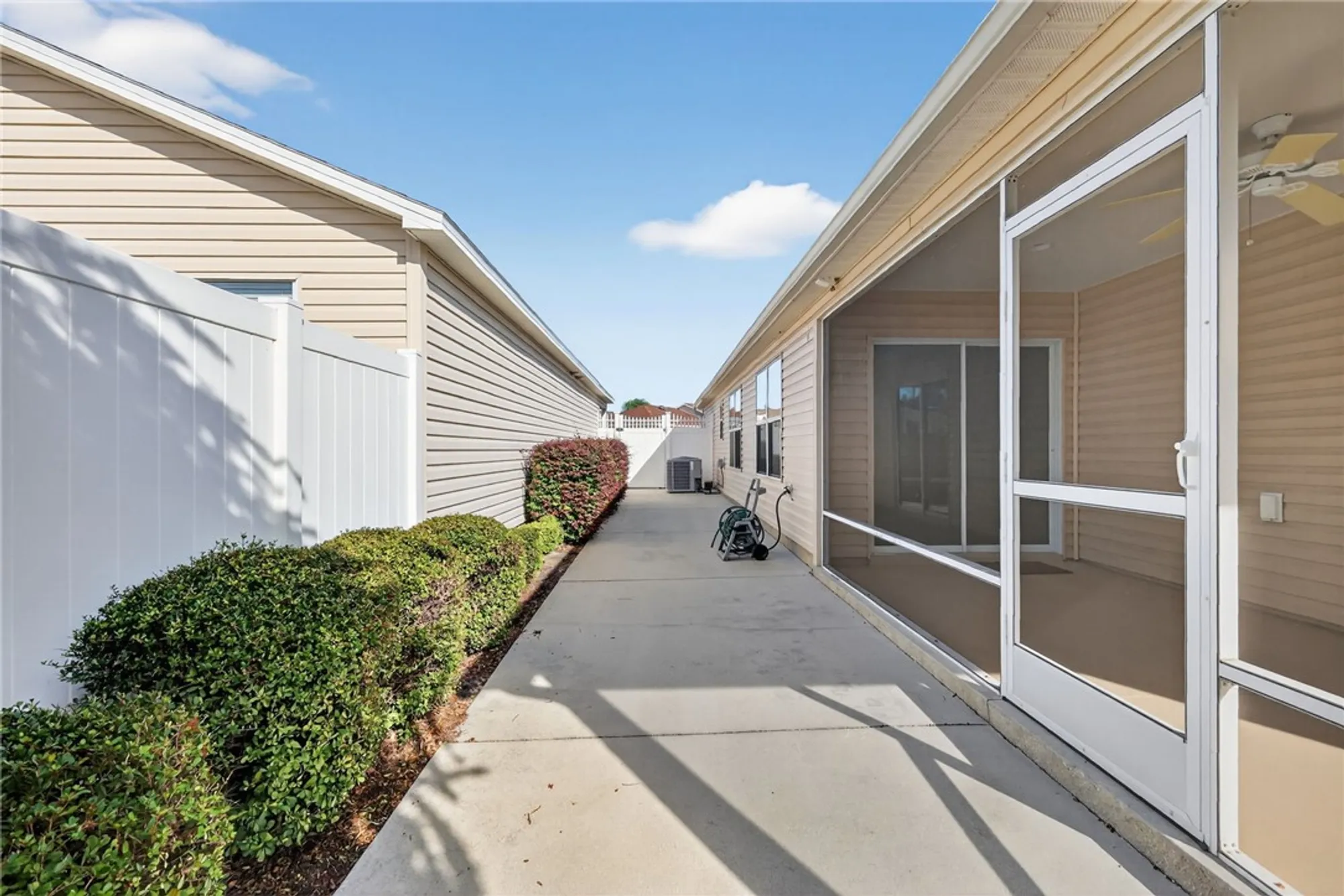 Property Slideshow image 25 of 27 | 2238 southwood dr, The Villages, FL, 32162