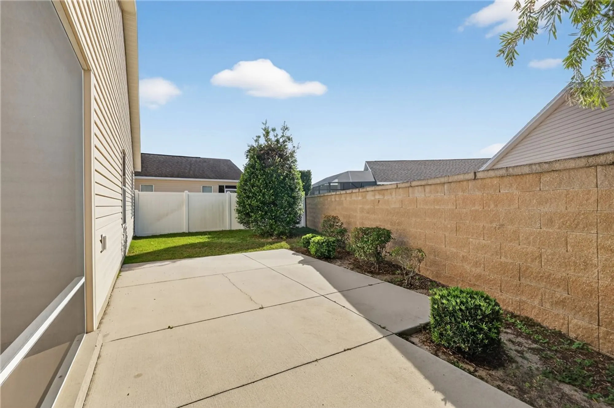 Property Slideshow image 26 of 27 | 2238 southwood dr, The Villages, FL, 32162