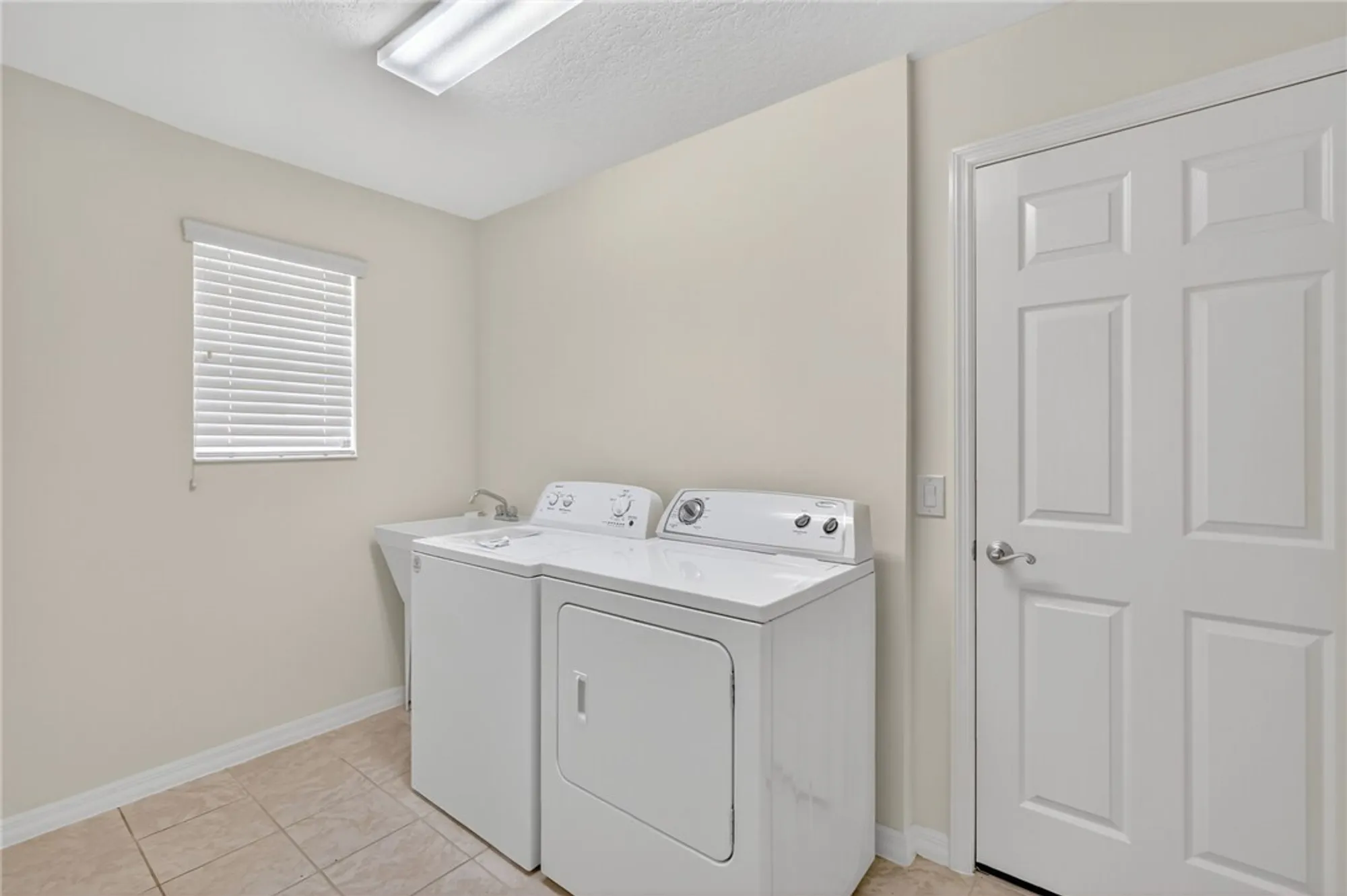 Property Slideshow image 22 of 27 | 2238 southwood dr, The Villages, FL, 32162