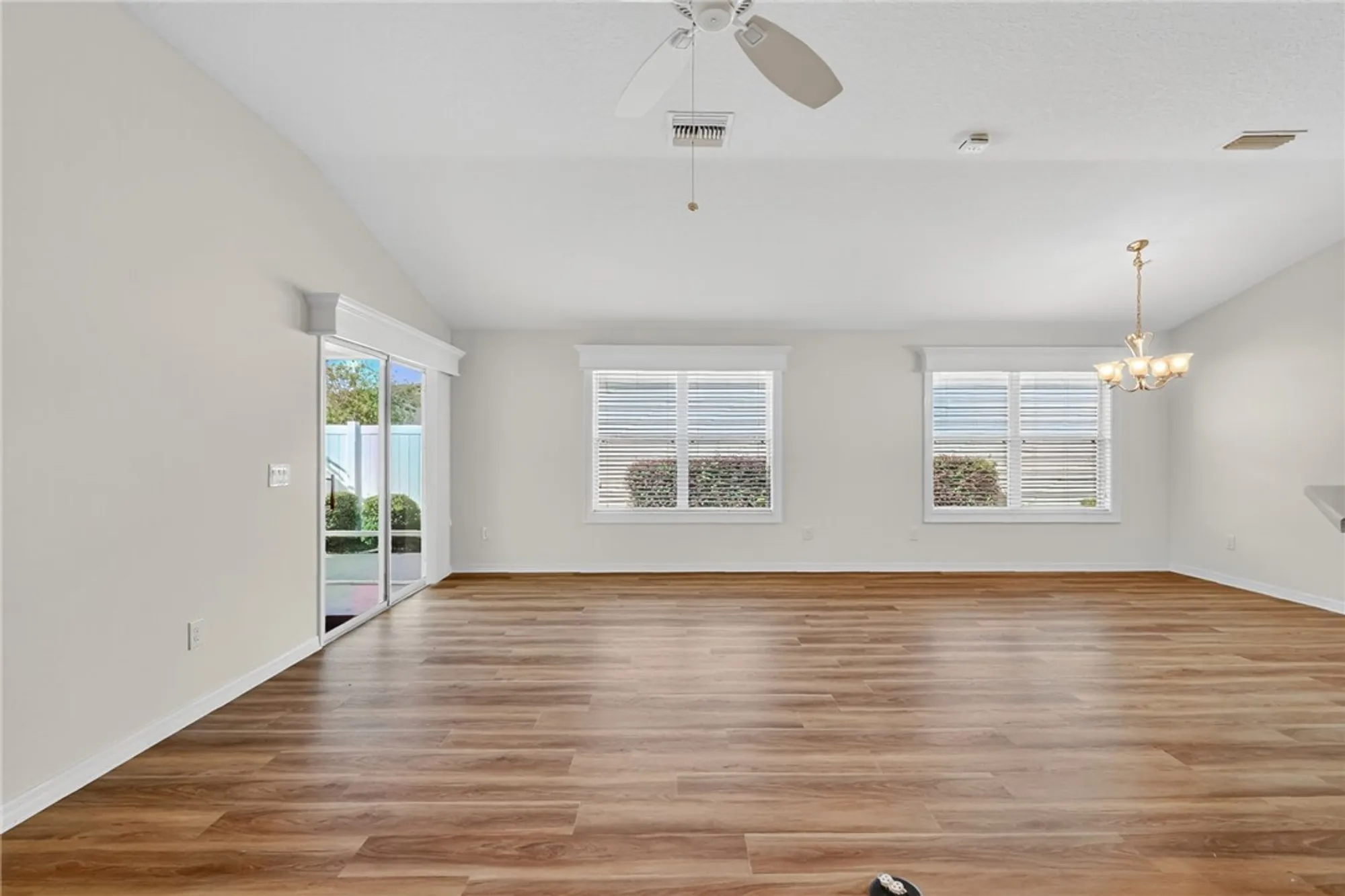 Property Slideshow image 8 of 27 | 2238 southwood dr, The Villages, FL, 32162