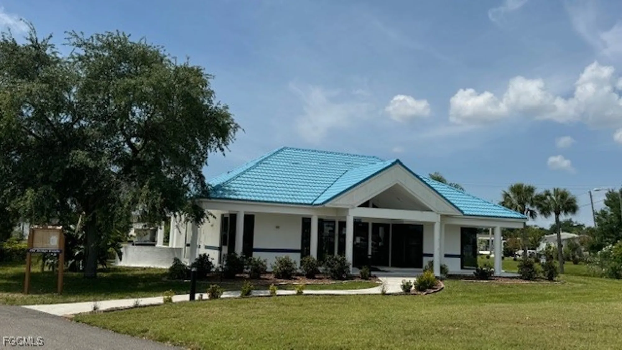 Property Slideshow image 27 of 40 | 14590 paul revere loop, North Fort Myers, FL, 33917