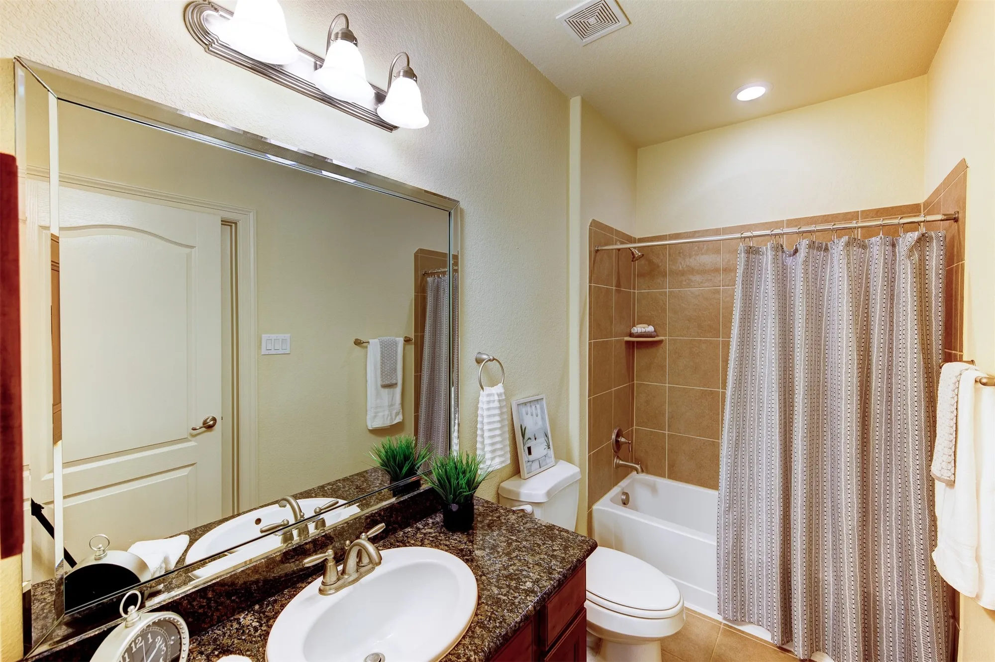 Property Slideshow image 32 of 49 | 1650 pelago st, League City, TX, 77573