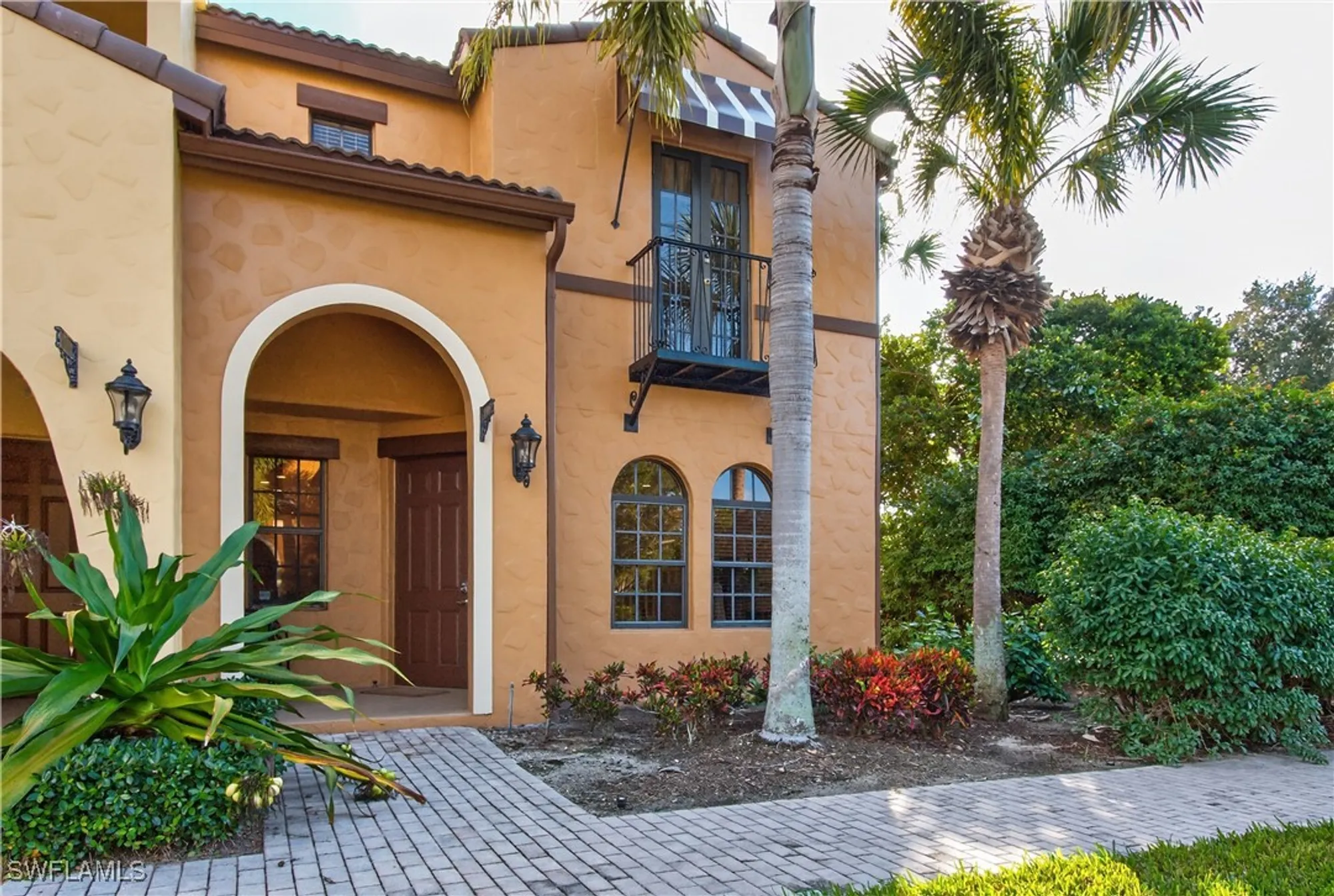 Property Slideshow image 8 of 32 | 8964 malibu ln # 11, Naples, FL, 34113