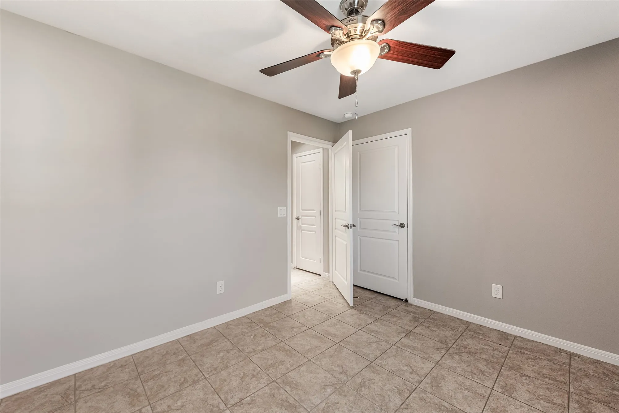 Property Slideshow image 16 of 30 | 614 shoreside dr, Richmond, TX, 77469