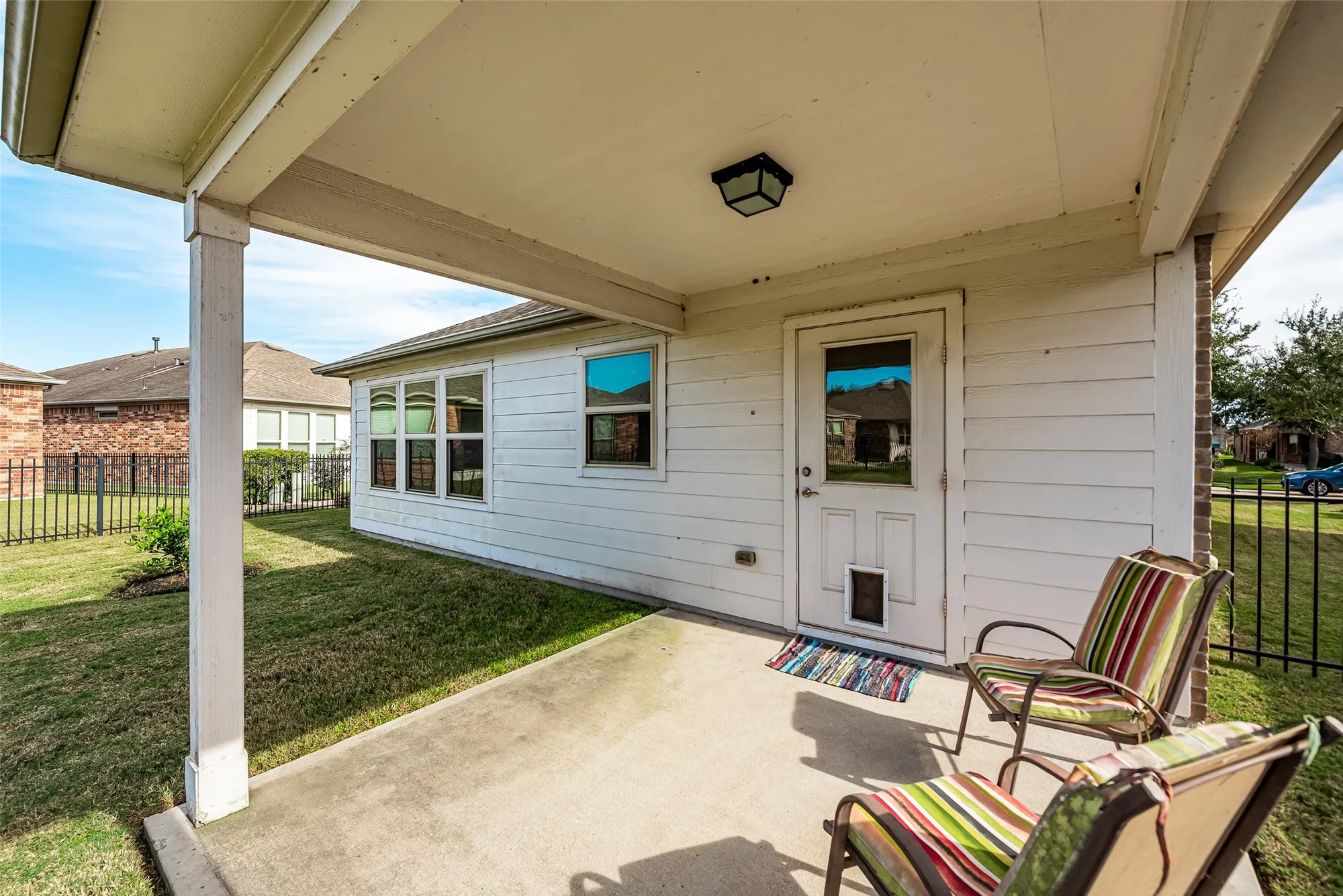 Property Slideshow image 18 of 30 | 614 shoreside dr, Richmond, TX, 77469