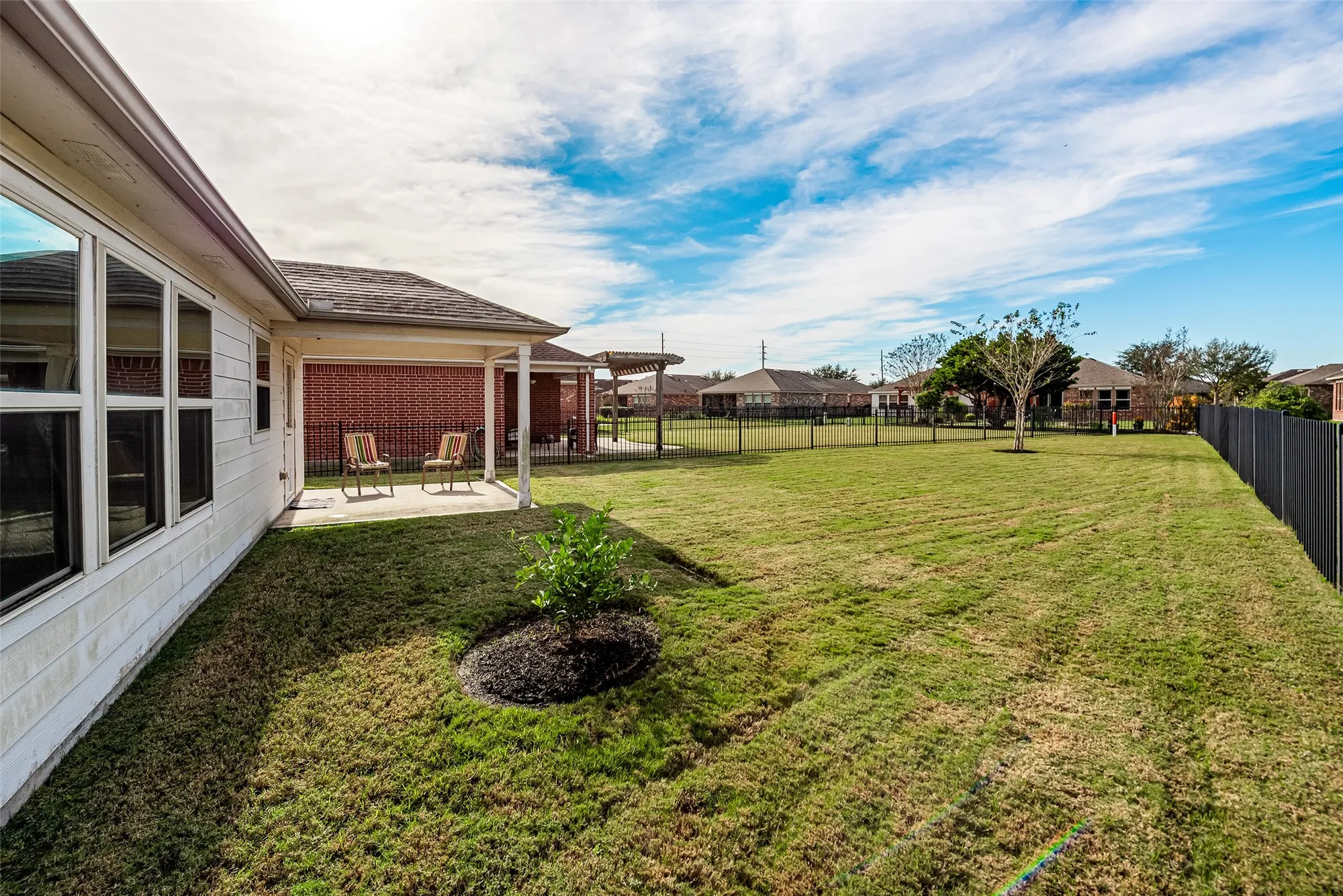 Property Slideshow image 19 of 30 | 614 shoreside dr, Richmond, TX, 77469