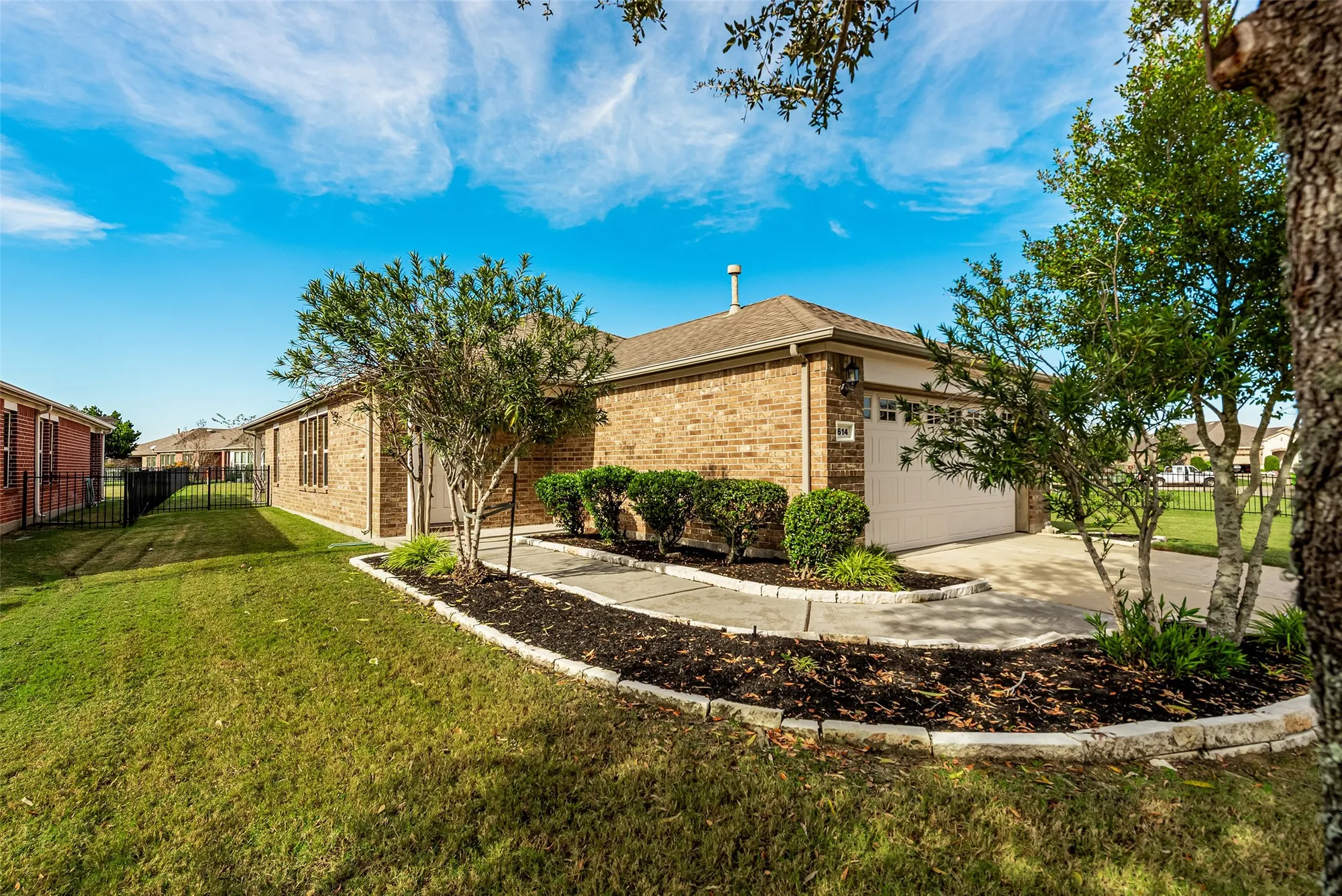 Property Slideshow image 21 of 30 | 614 shoreside dr, Richmond, TX, 77469