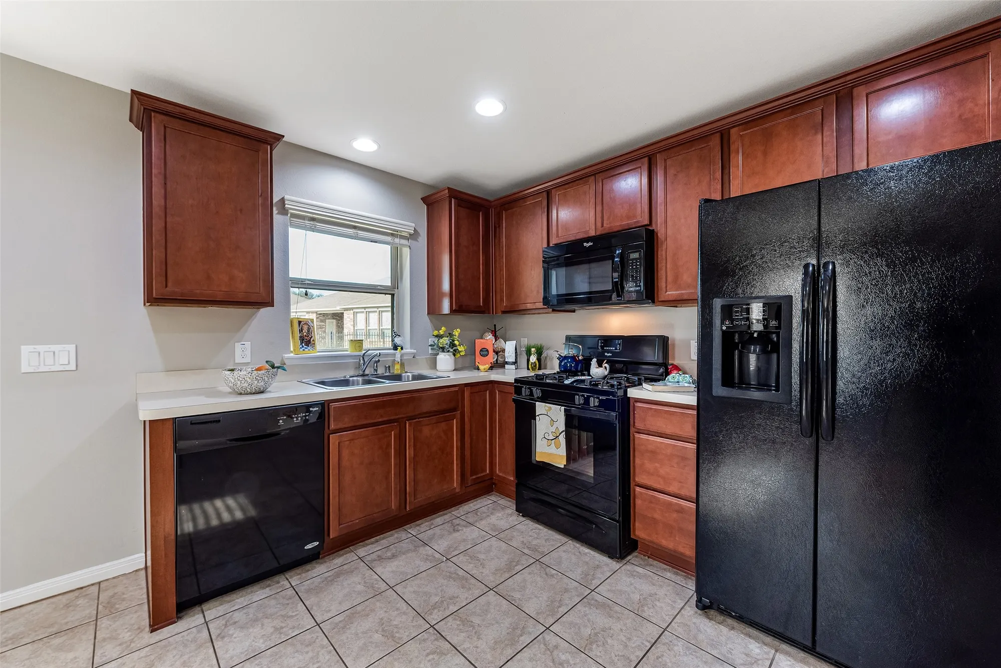 Property Slideshow image 7 of 30 | 614 shoreside dr, Richmond, TX, 77469