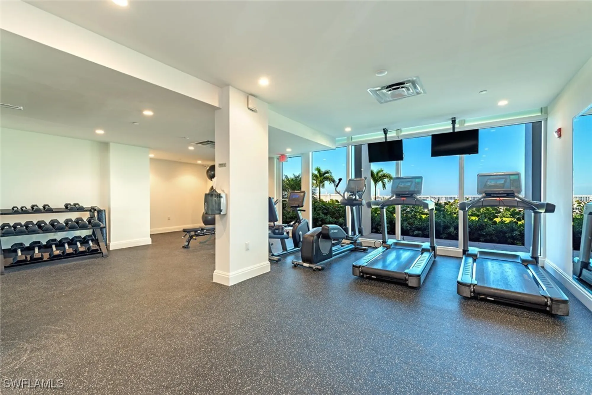 Property Slideshow image 14 of 20 | 3443 gulf shore blvd 214, Naples, FL, 34103