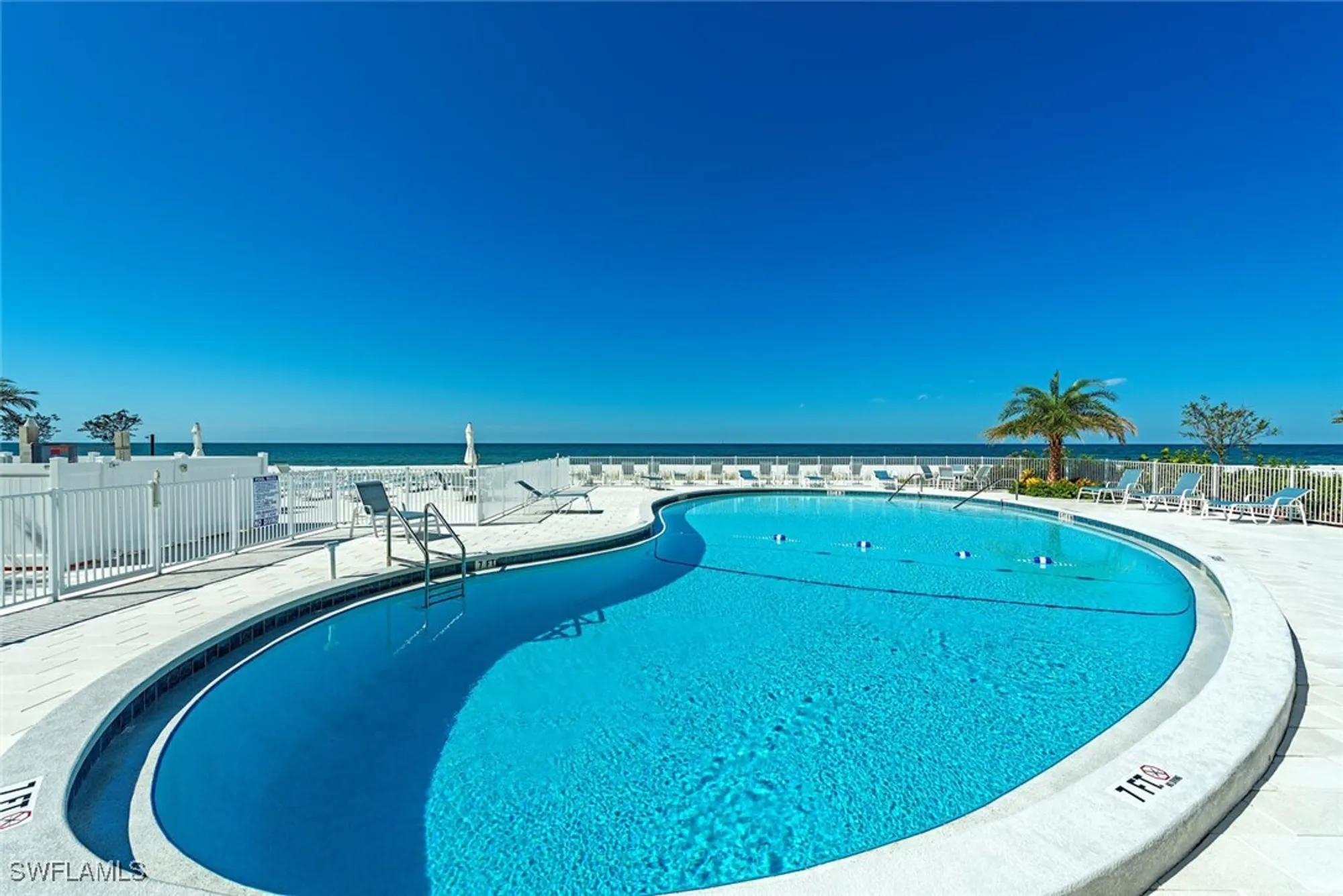 Property Slideshow image 16 of 20 | 3443 gulf shore blvd 214, Naples, FL, 34103