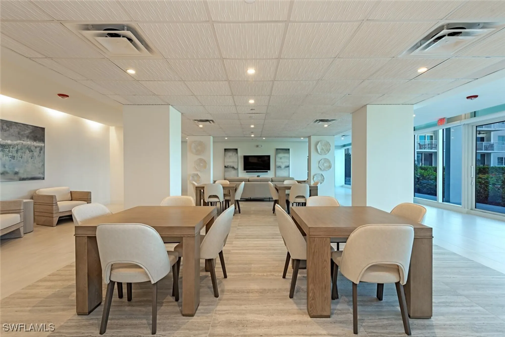 Property Slideshow image 12 of 20 | 3443 gulf shore blvd 214, Naples, FL, 34103