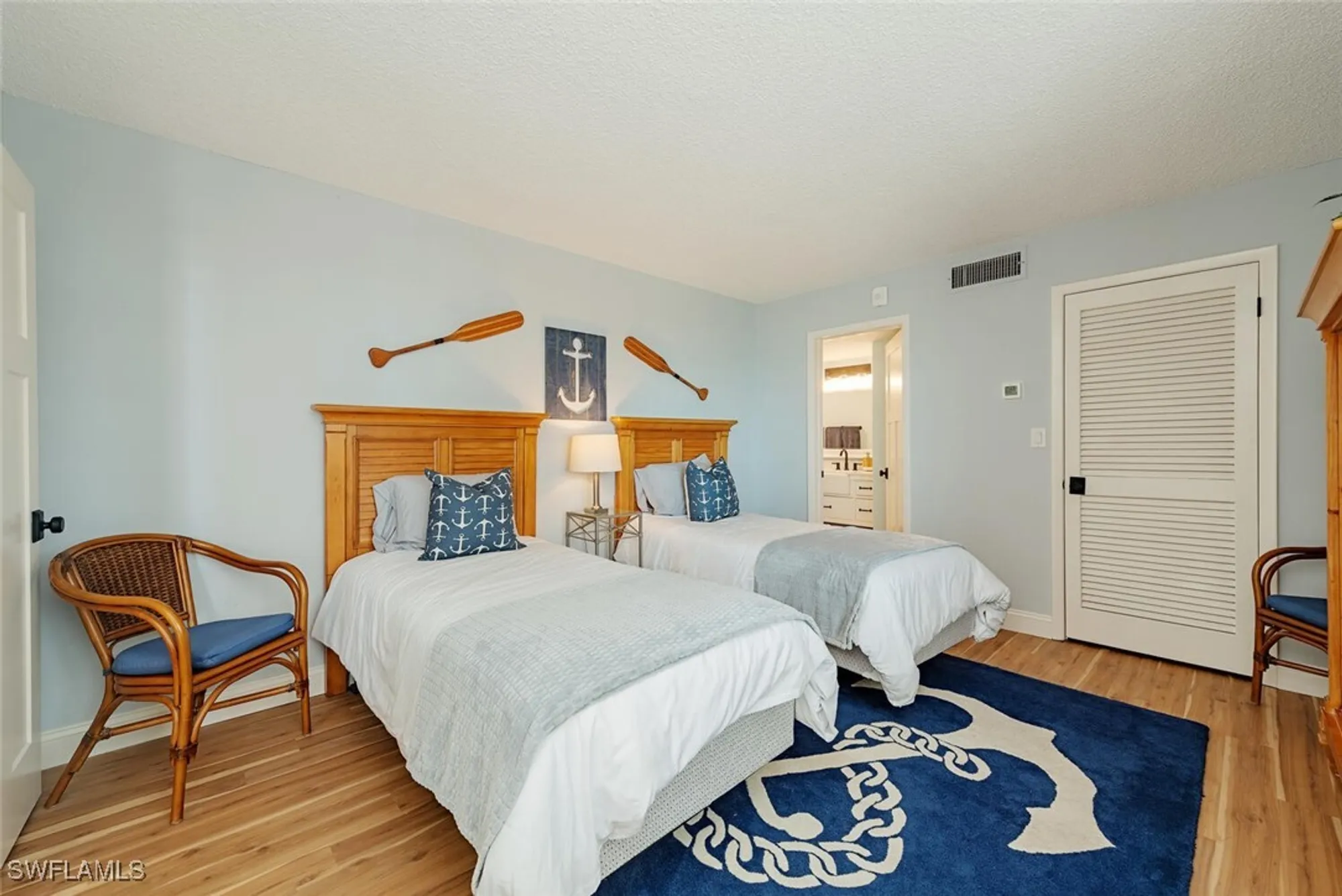 Property Slideshow image 9 of 20 | 3443 gulf shore blvd 214, Naples, FL, 34103