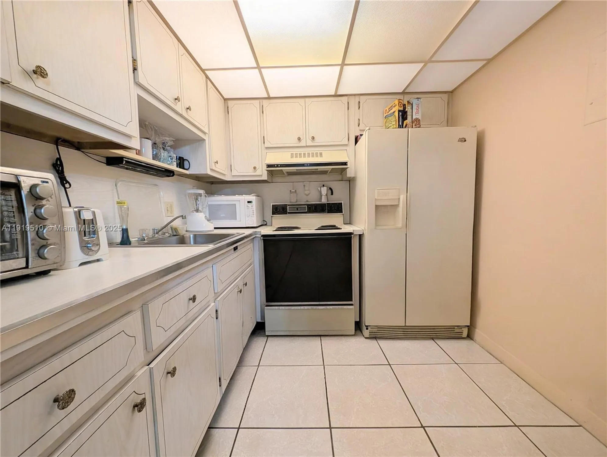 Property Slideshow image 16 of 38 | 3081 nw 47th ter 202, Lauderdale Lakes, FL, 33313