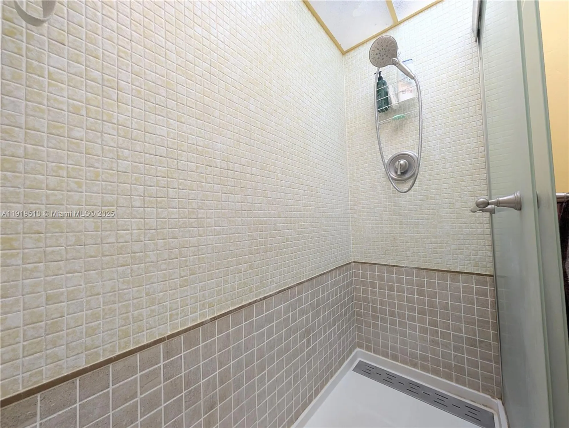 Property Slideshow image 25 of 38 | 3081 nw 47th ter 202, Lauderdale Lakes, FL, 33313