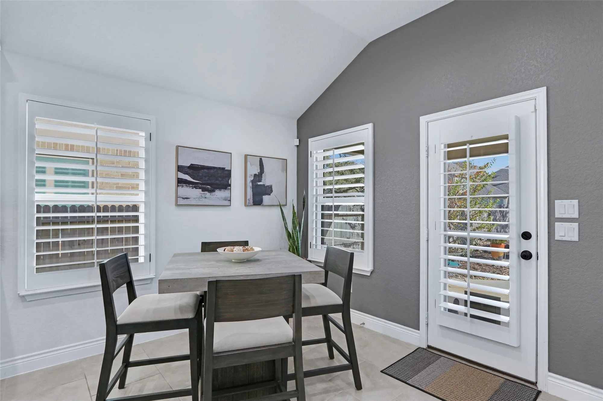 Property Slideshow image 15 of 37 | 2291 oak run pkwy, New Braunfels, TX, 78132