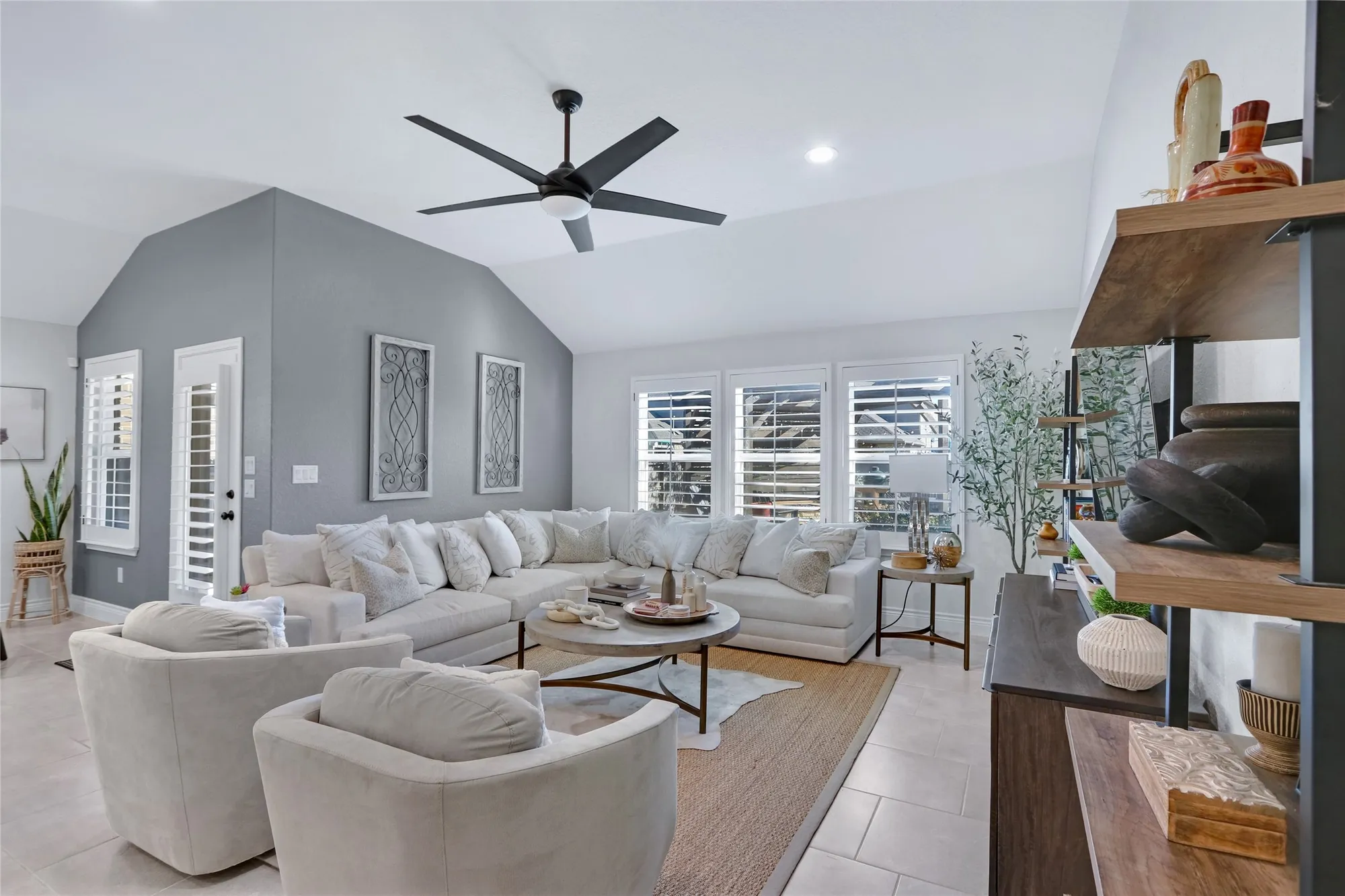 Property Slideshow image 17 of 37 | 2291 oak run pkwy, New Braunfels, TX, 78132