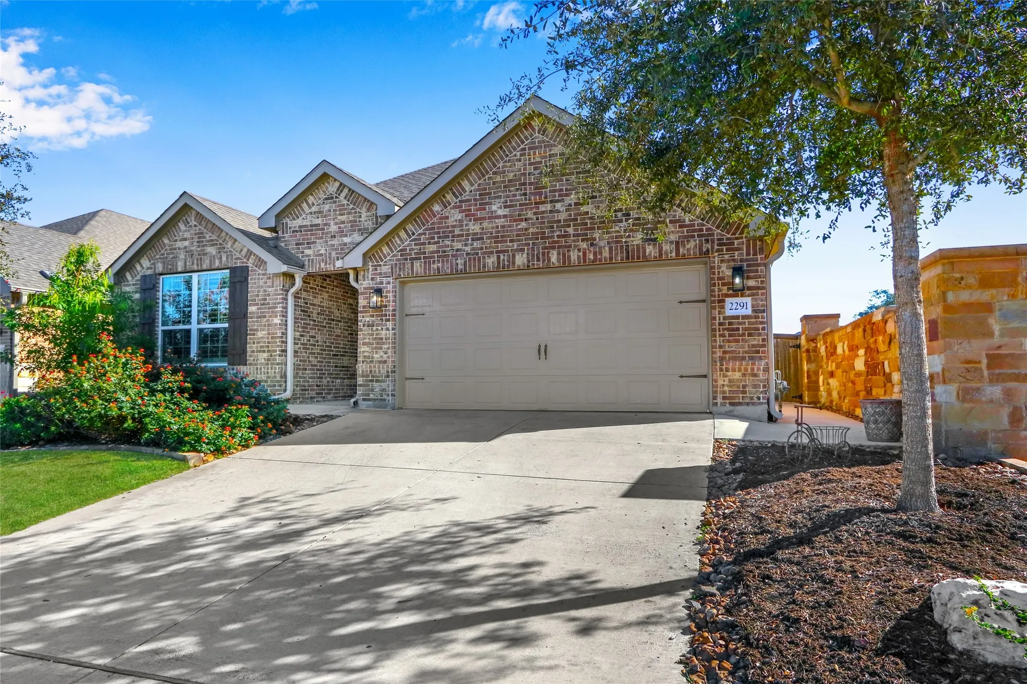 Property Slideshow image 2 of 37 | 2291 oak run pkwy, New Braunfels, TX, 78132