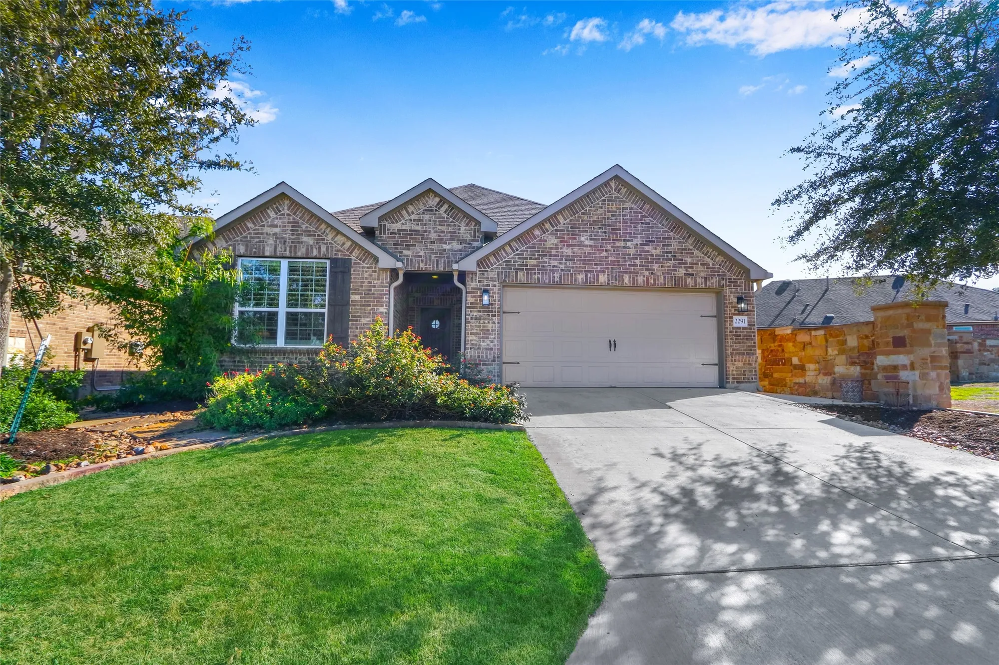 Property Slideshow image 3 of 37 | 2291 oak run pkwy, New Braunfels, TX, 78132