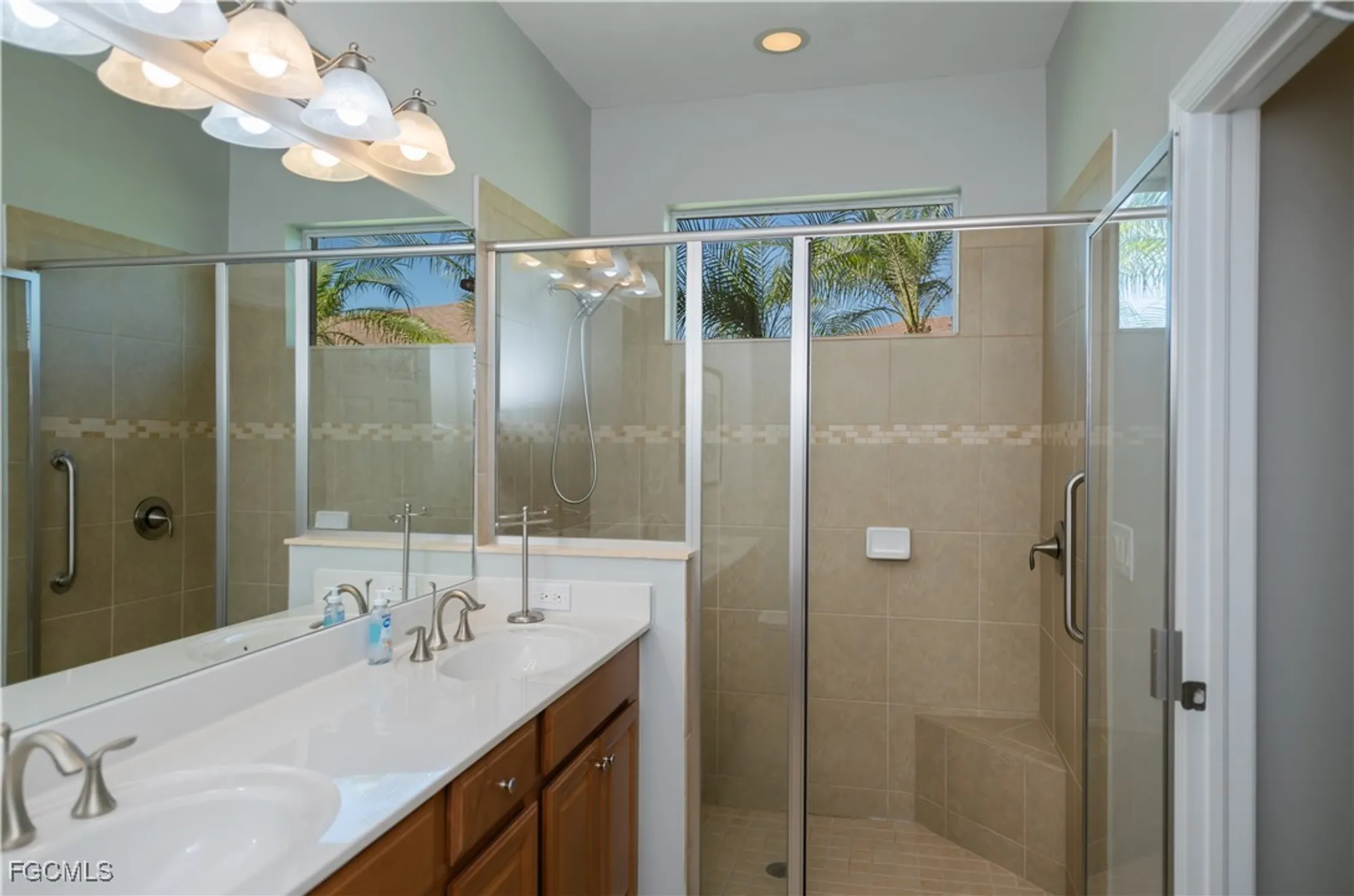 Property Slideshow image 16 of 25 | 20569 chestnut ridge dr, North Fort Myers, FL, 33917
