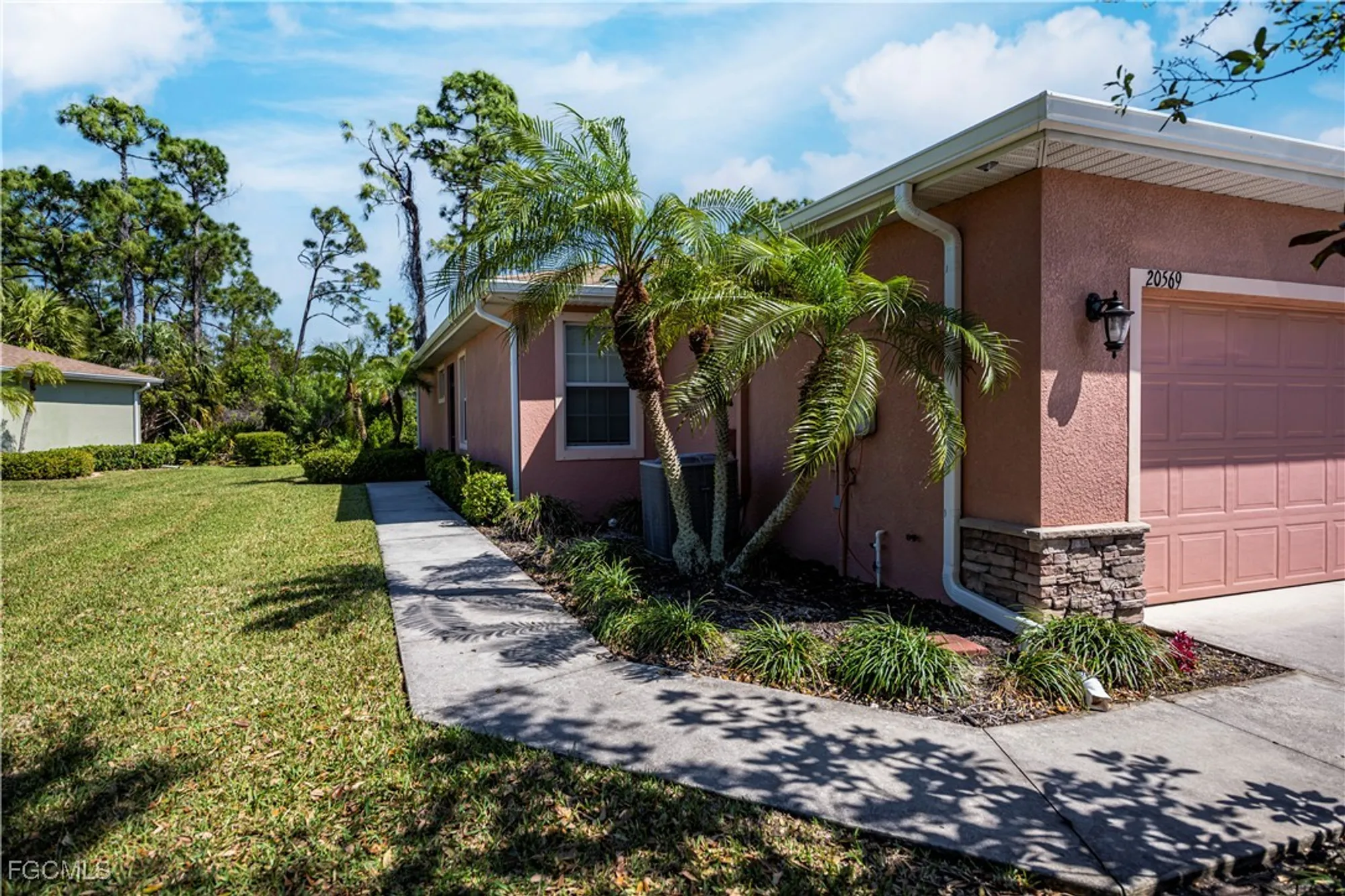 Property Slideshow image 4 of 25 | 20569 chestnut ridge dr, North Fort Myers, FL, 33917