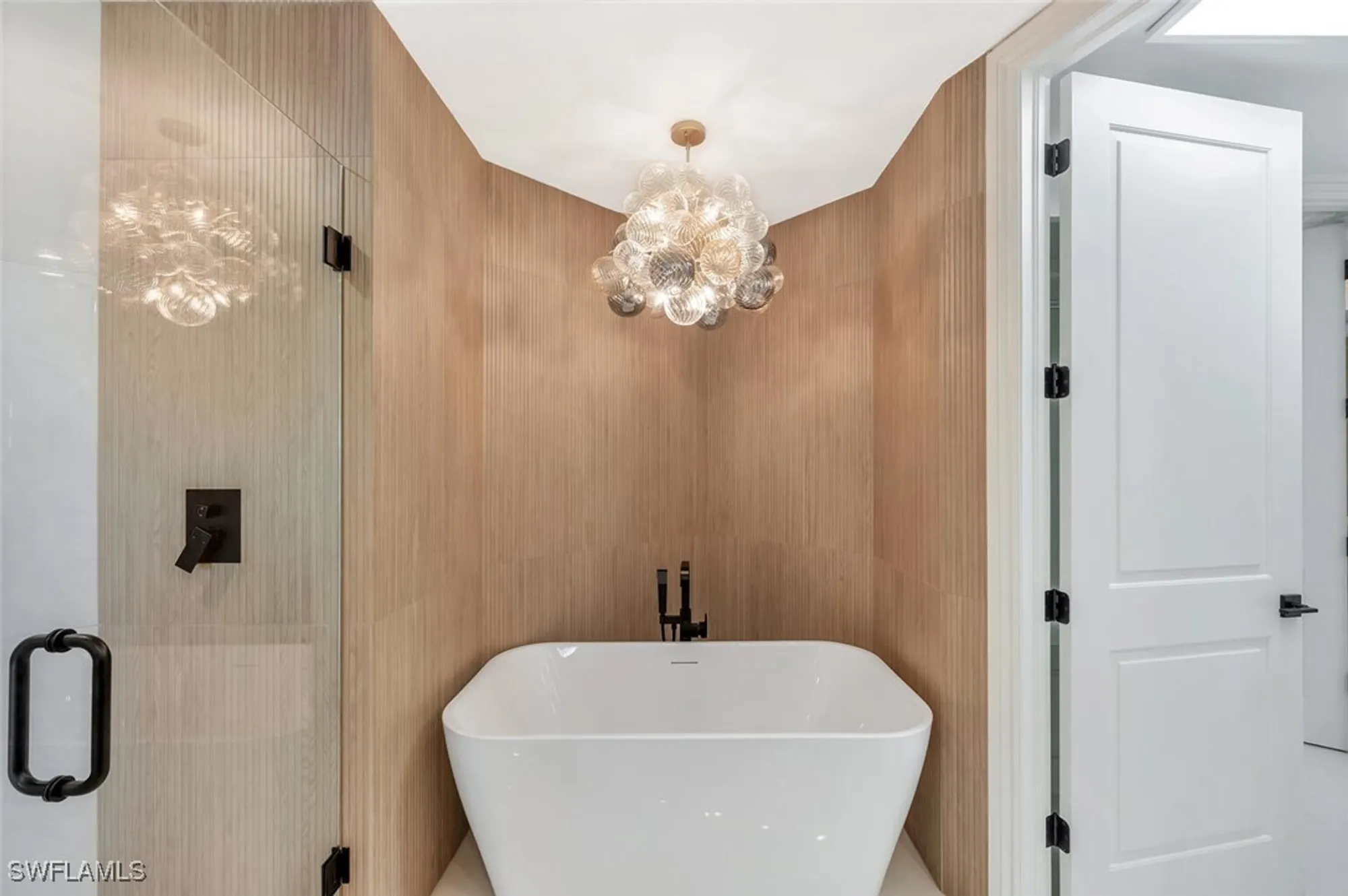 Property Slideshow image 22 of 35 | 4811 island pond ct 1104, Bonita Springs, FL, 34134