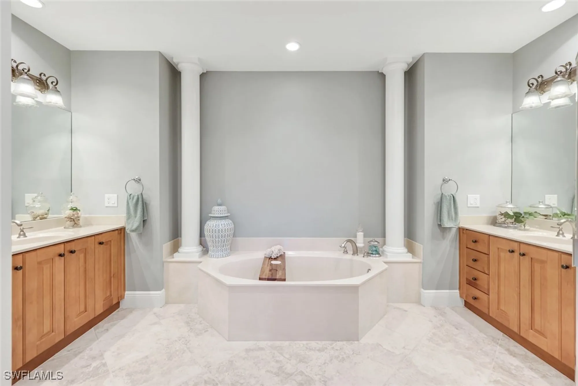 Property Slideshow image 21 of 40 | 9225 museo cir unit 103, Naples, FL, 34114