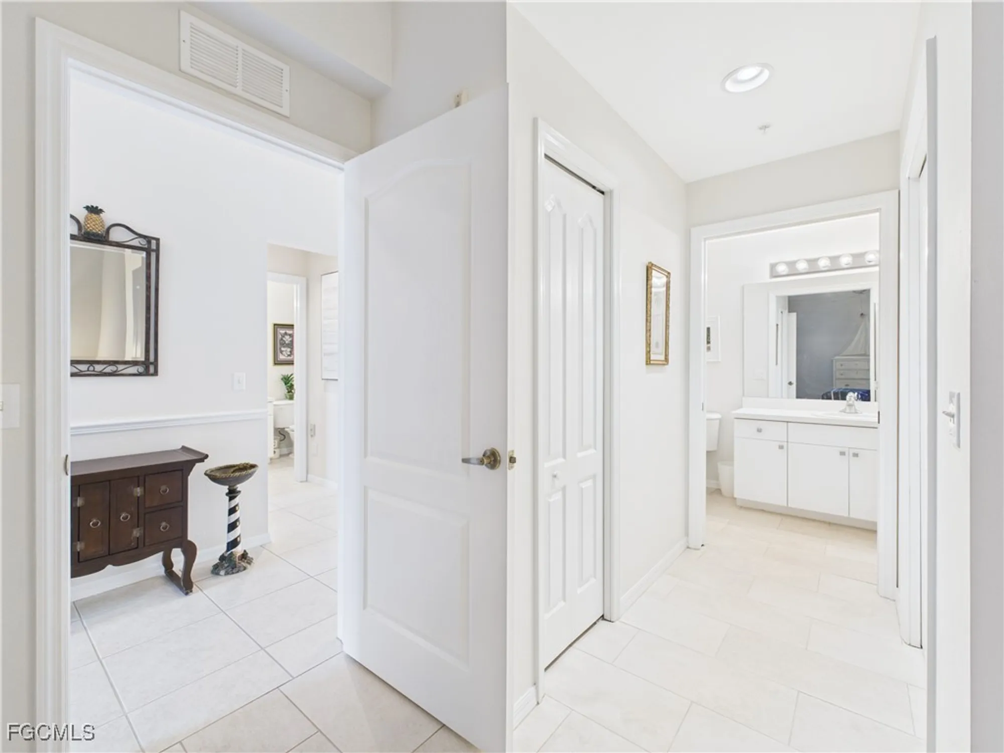Property Slideshow image 14 of 32 | 10461 washingtonia palm way 3436, Fort Myers, FL, 33966