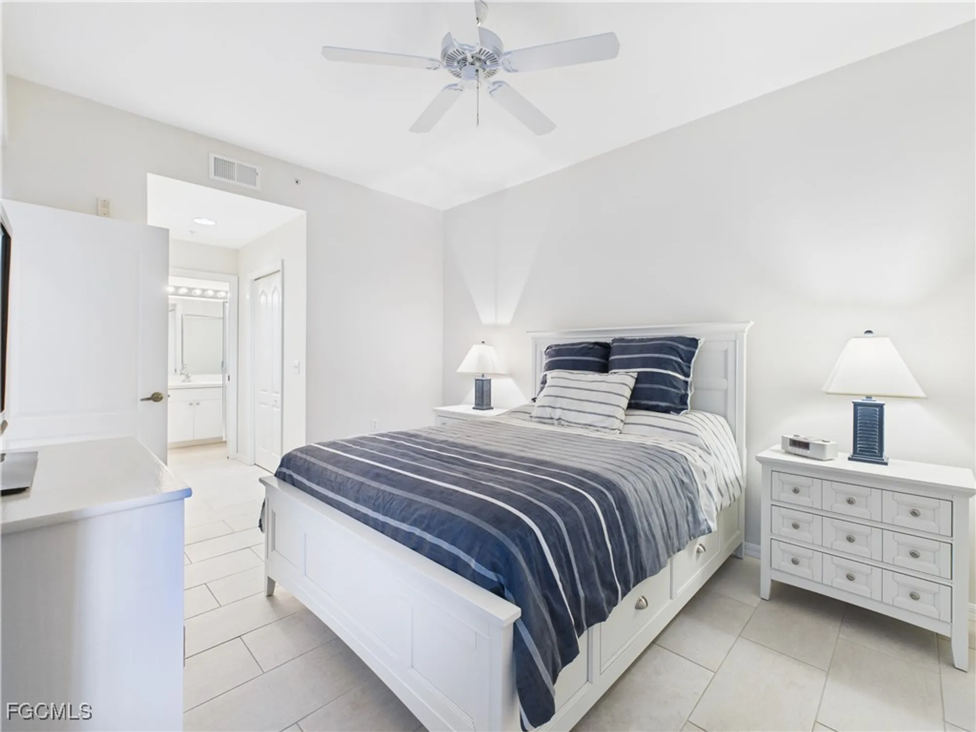 Property Slideshow image 13 of 32 | 10461 washingtonia palm way 3436, Fort Myers, FL, 33966