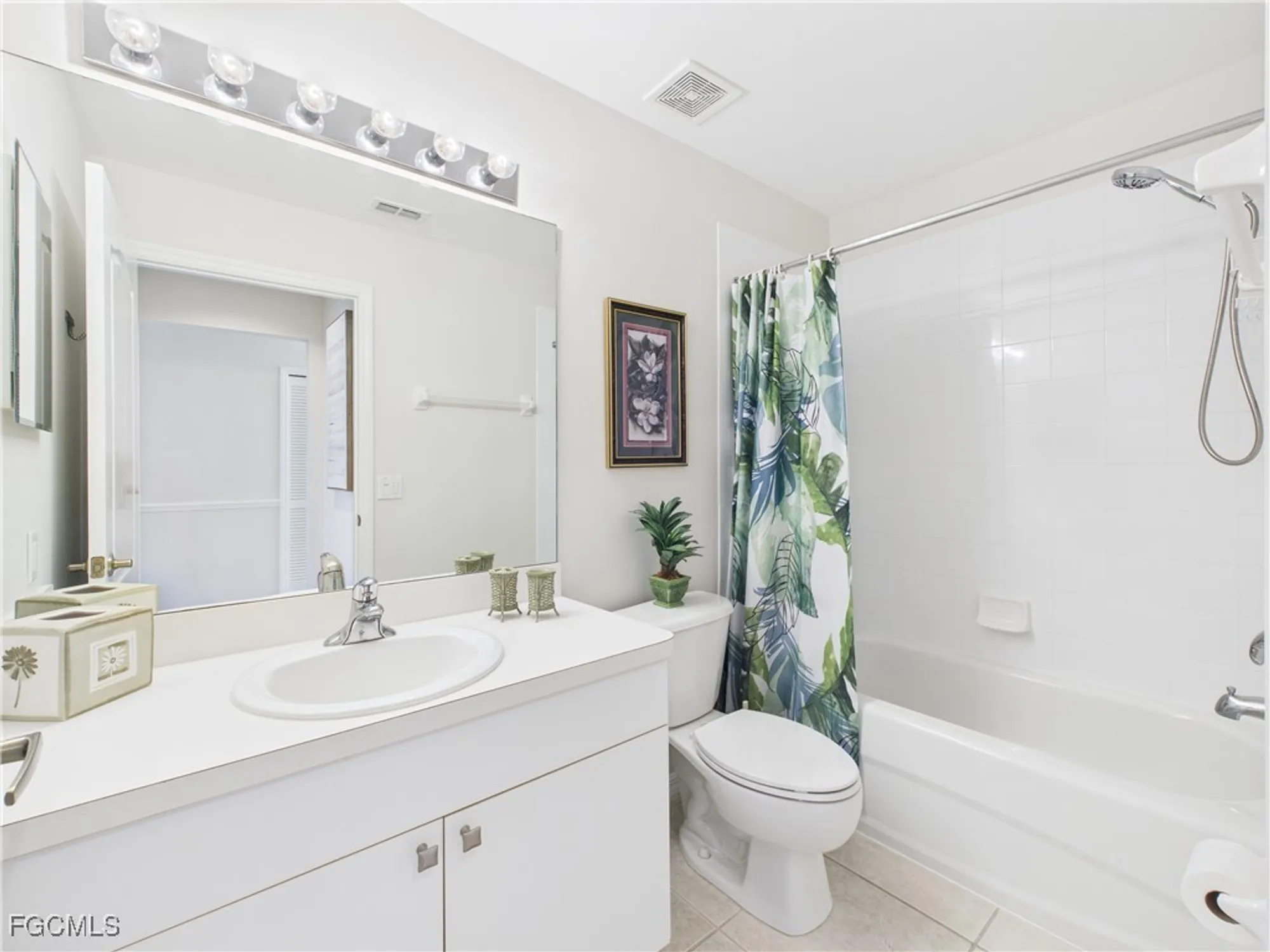 Property Slideshow image 9 of 32 | 10461 washingtonia palm way 3436, Fort Myers, FL, 33966