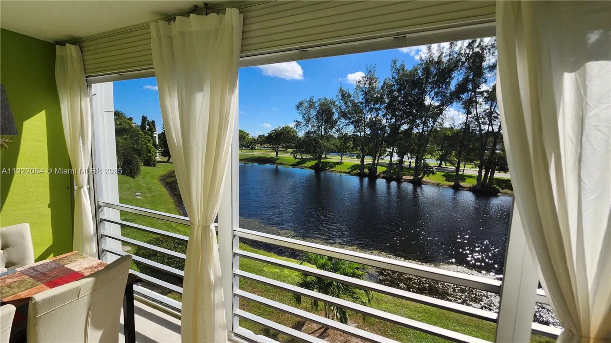 Property Slideshow image 4 of 45 | 3143 cambridge g # 3143, Deerfield Beach, FL, 33442