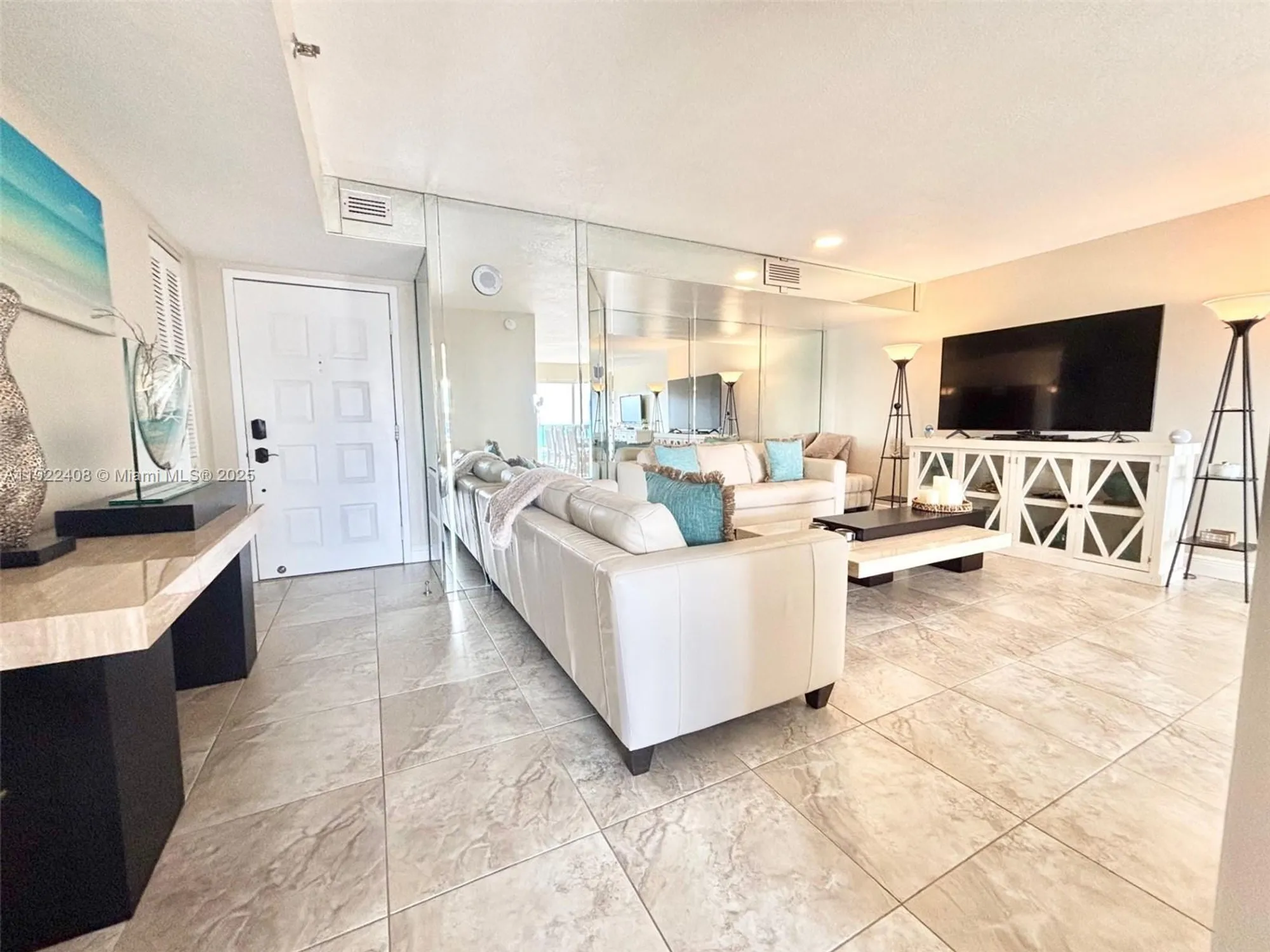 Property Slideshow image 15 of 65 | 1201 s ocean dr 1610s, Hollywood, FL, 33019