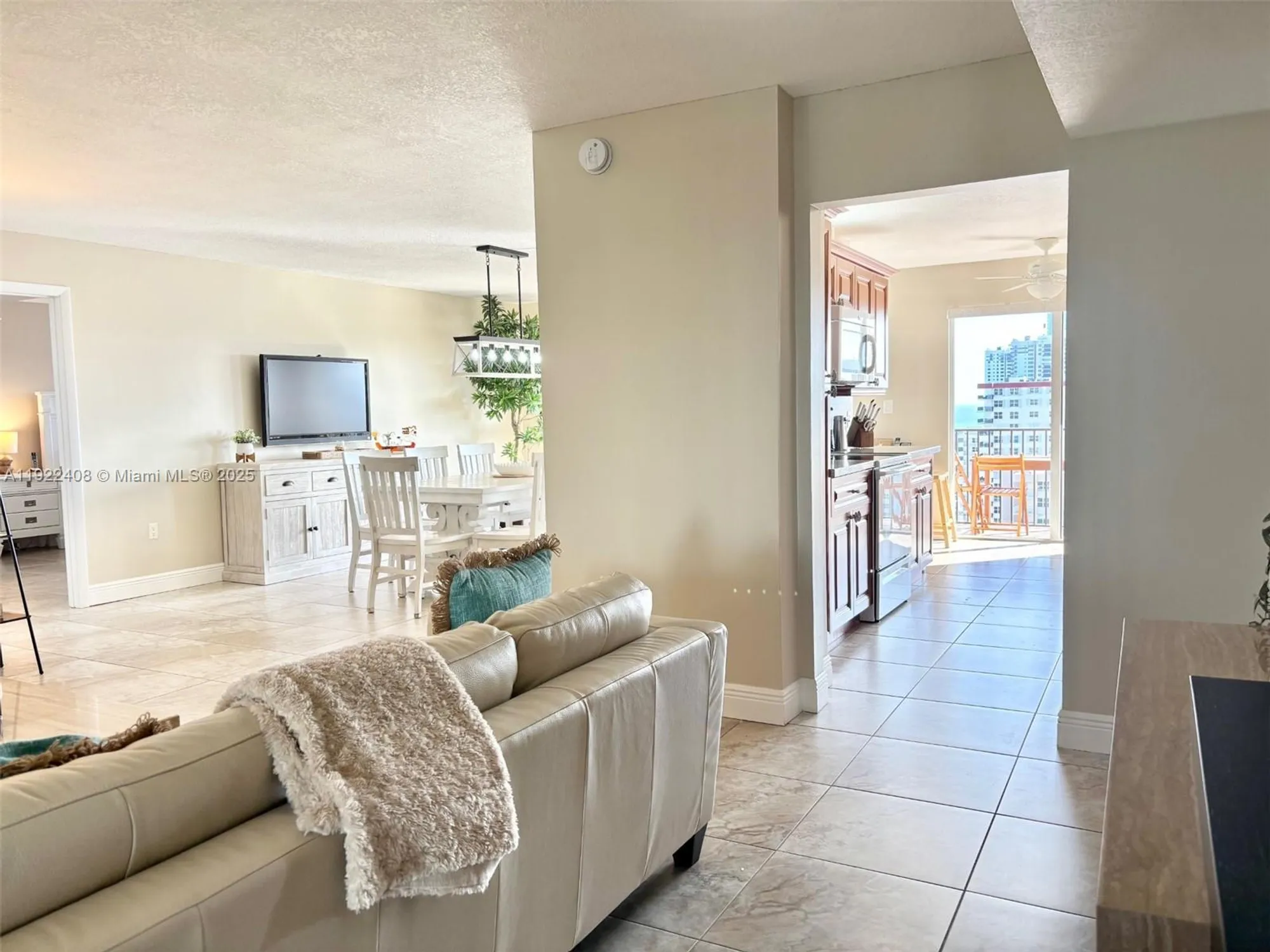 Property Slideshow image 13 of 65 | 1201 s ocean dr 1610s, Hollywood, FL, 33019