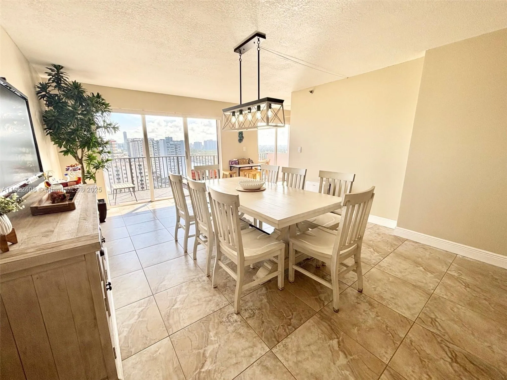 Property Slideshow image 23 of 65 | 1201 s ocean dr 1610s, Hollywood, FL, 33019