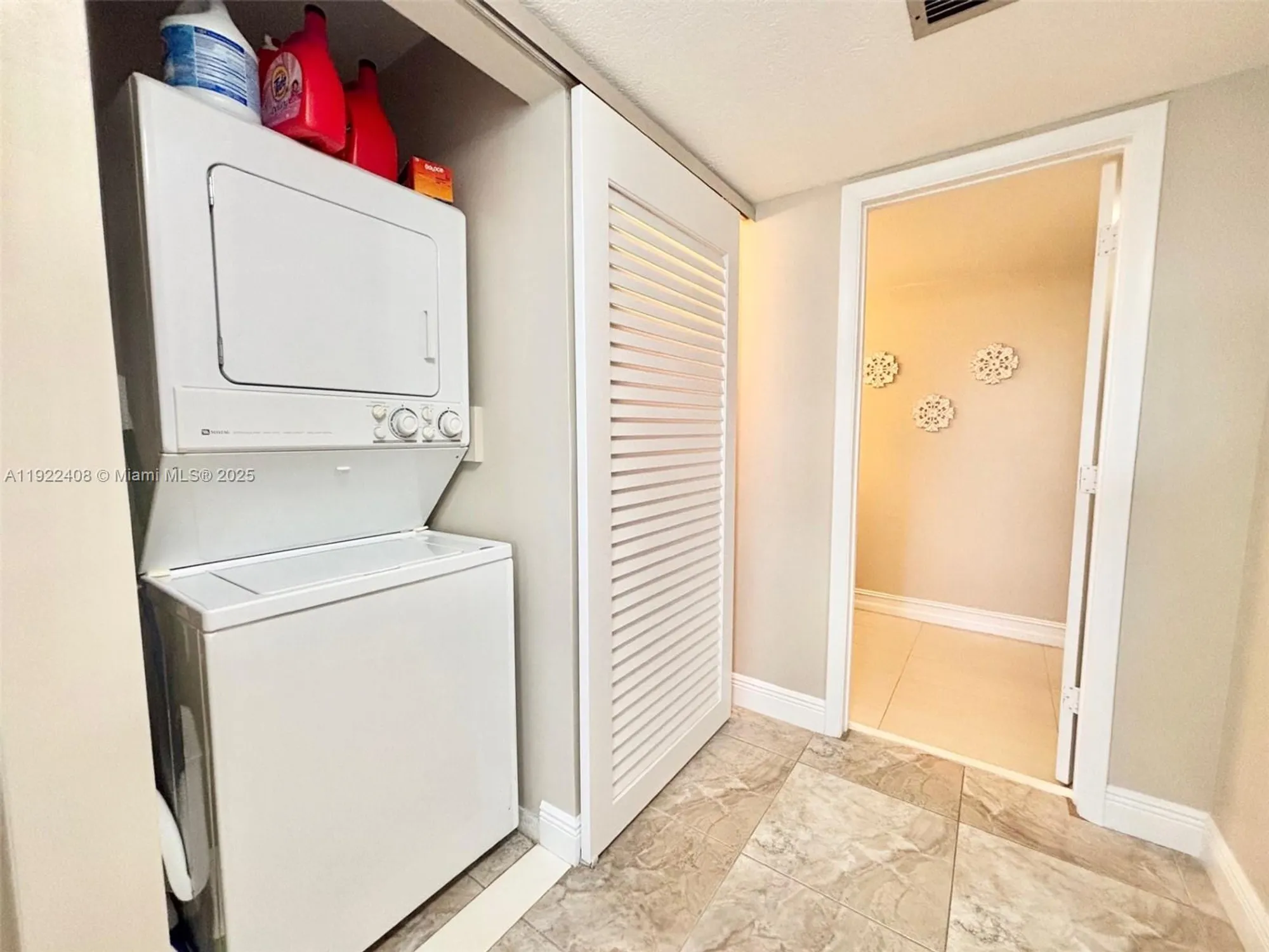 Property Slideshow image 39 of 65 | 1201 s ocean dr 1610s, Hollywood, FL, 33019