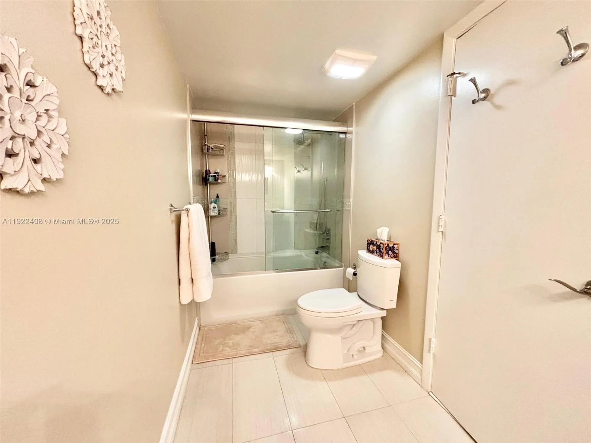 Property Slideshow image 44 of 65 | 1201 s ocean dr 1610s, Hollywood, FL, 33019