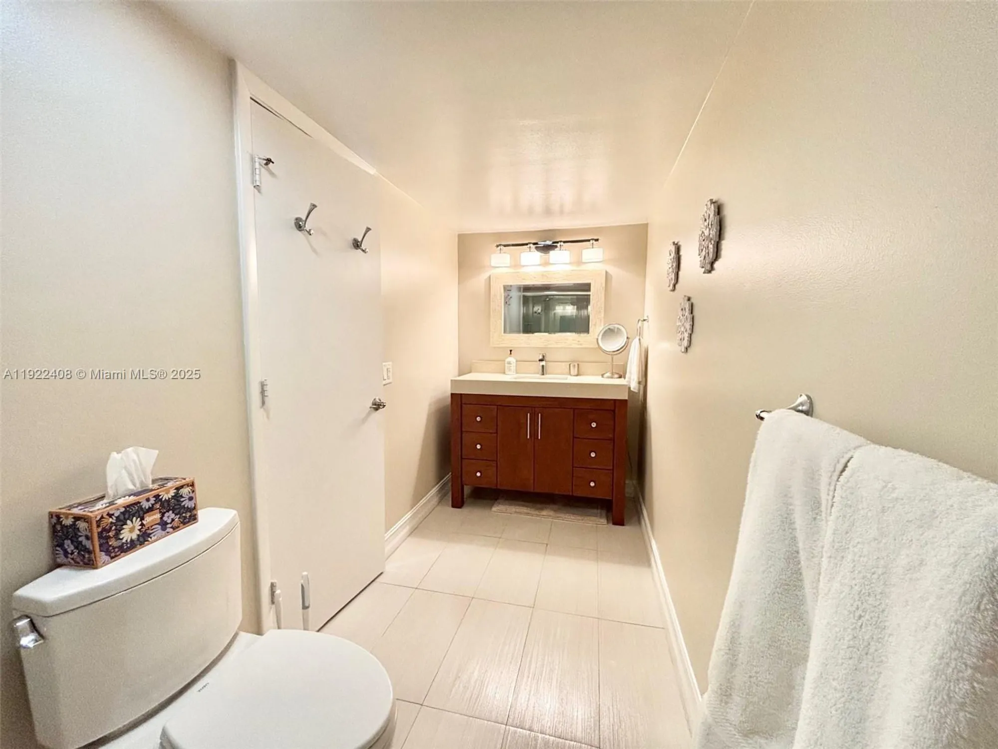 Property Slideshow image 41 of 65 | 1201 s ocean dr 1610s, Hollywood, FL, 33019