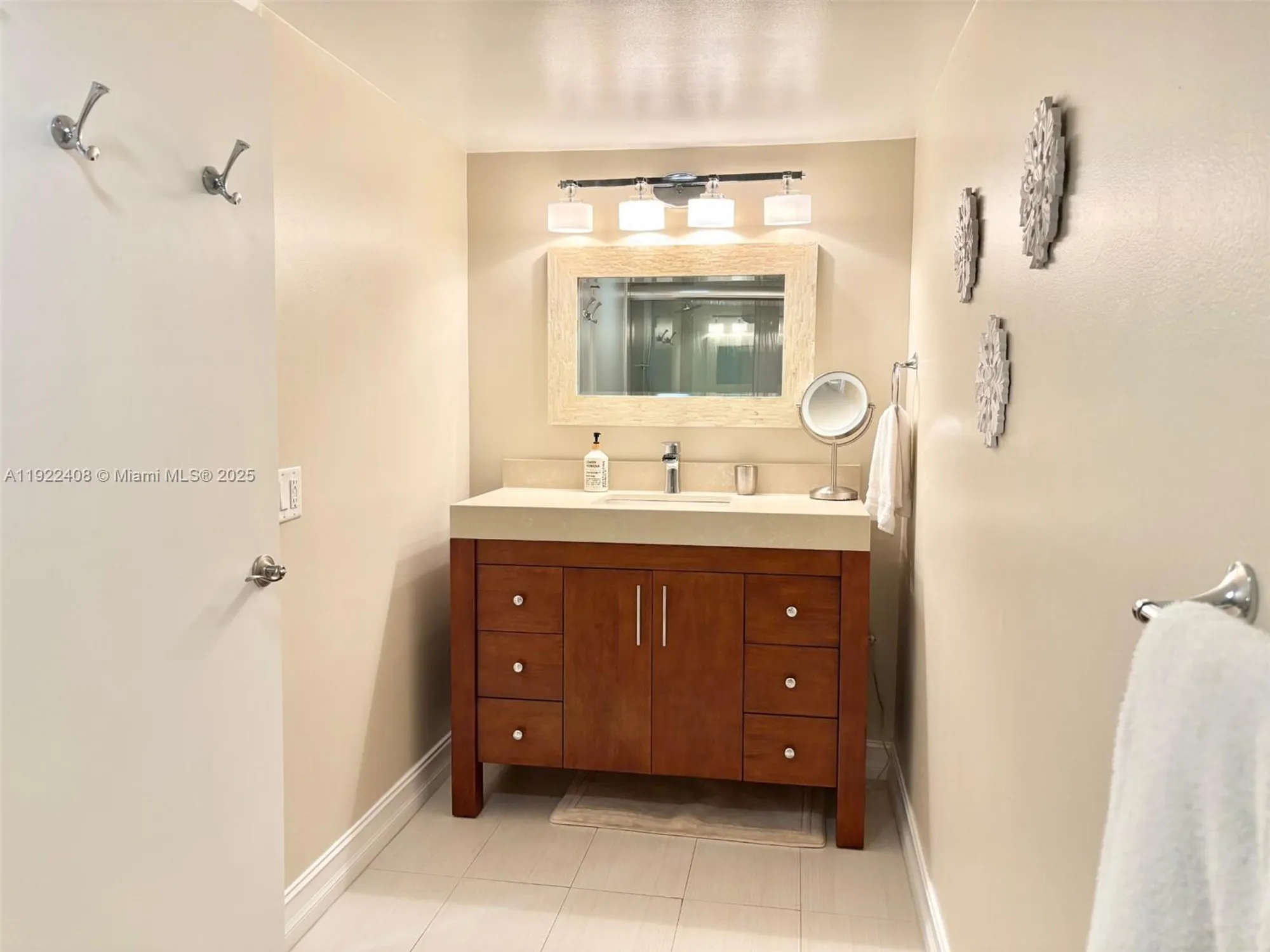 Property Slideshow image 43 of 65 | 1201 s ocean dr 1610s, Hollywood, FL, 33019