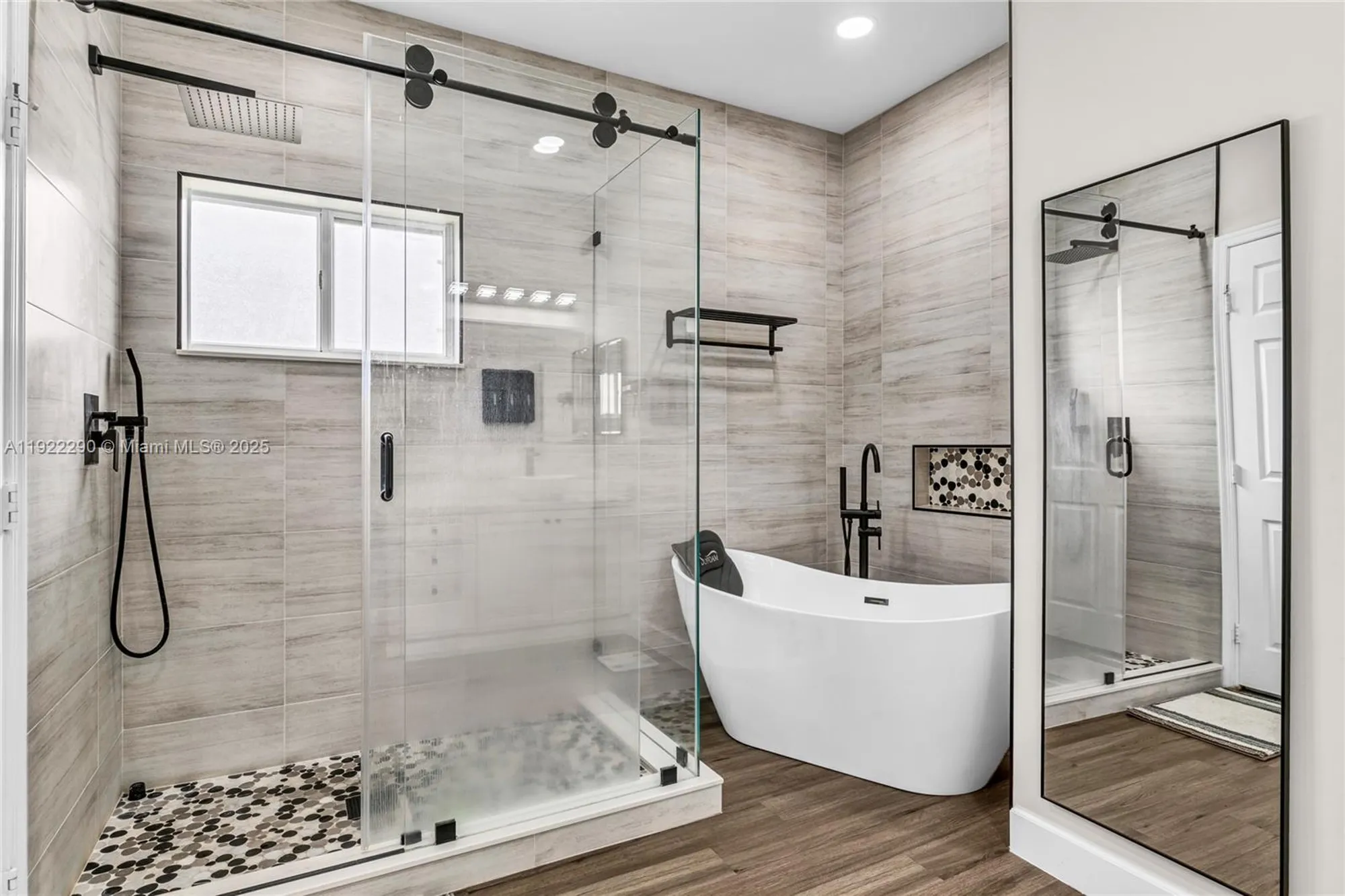 Property Slideshow image 17 of 38 | 7602 nw 99th ter, Tamarac, FL, 33321