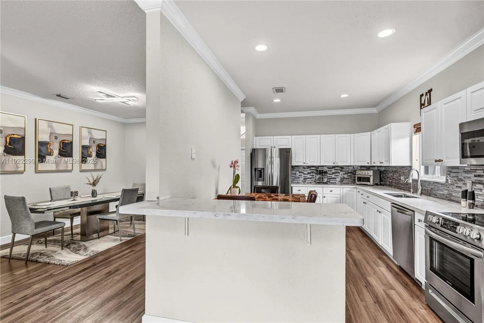 Property Slideshow image 11 of 38 | 7602 nw 99th ter, Tamarac, FL, 33321