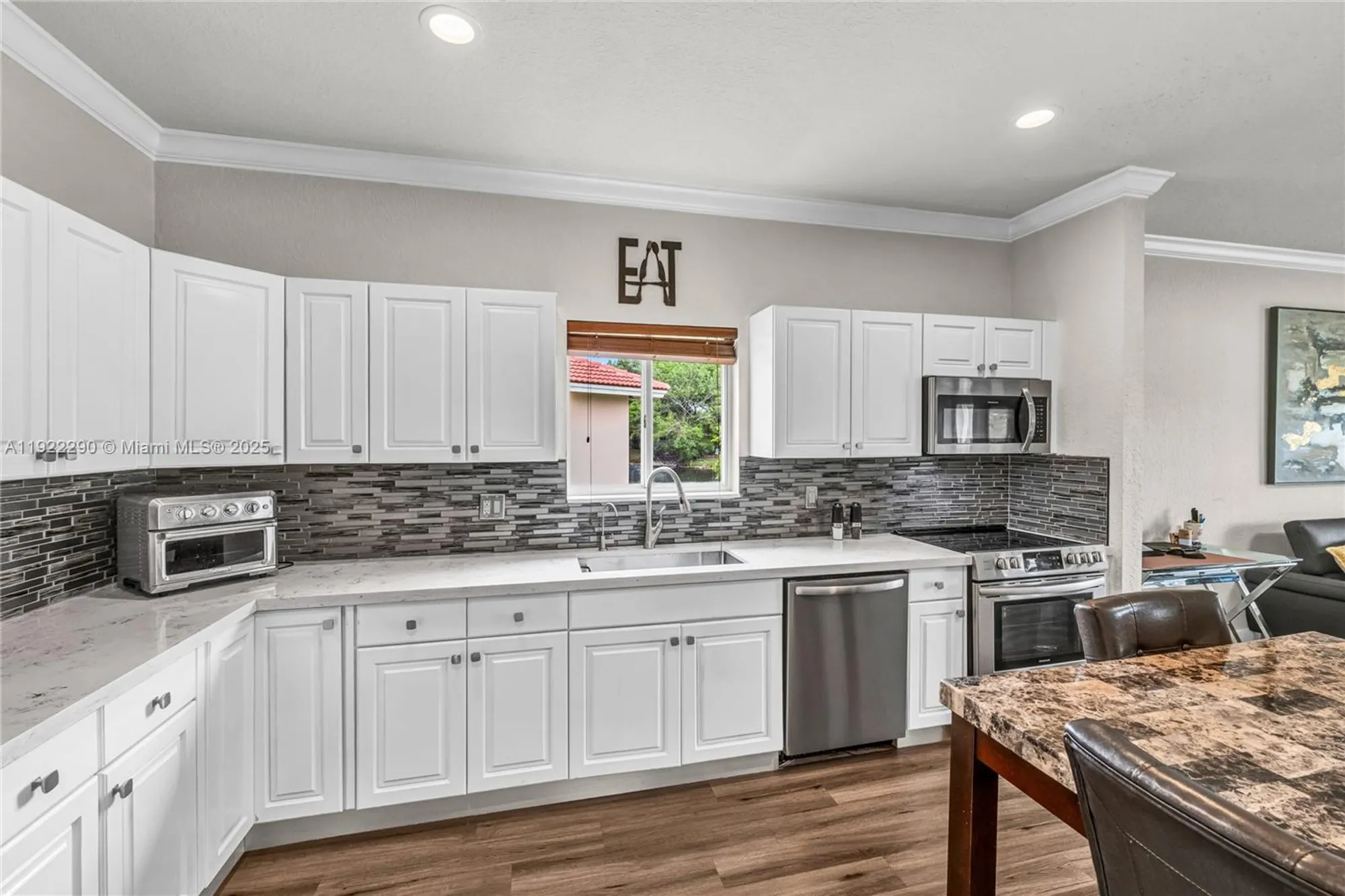 Property Slideshow image 13 of 38 | 7602 nw 99th ter, Tamarac, FL, 33321