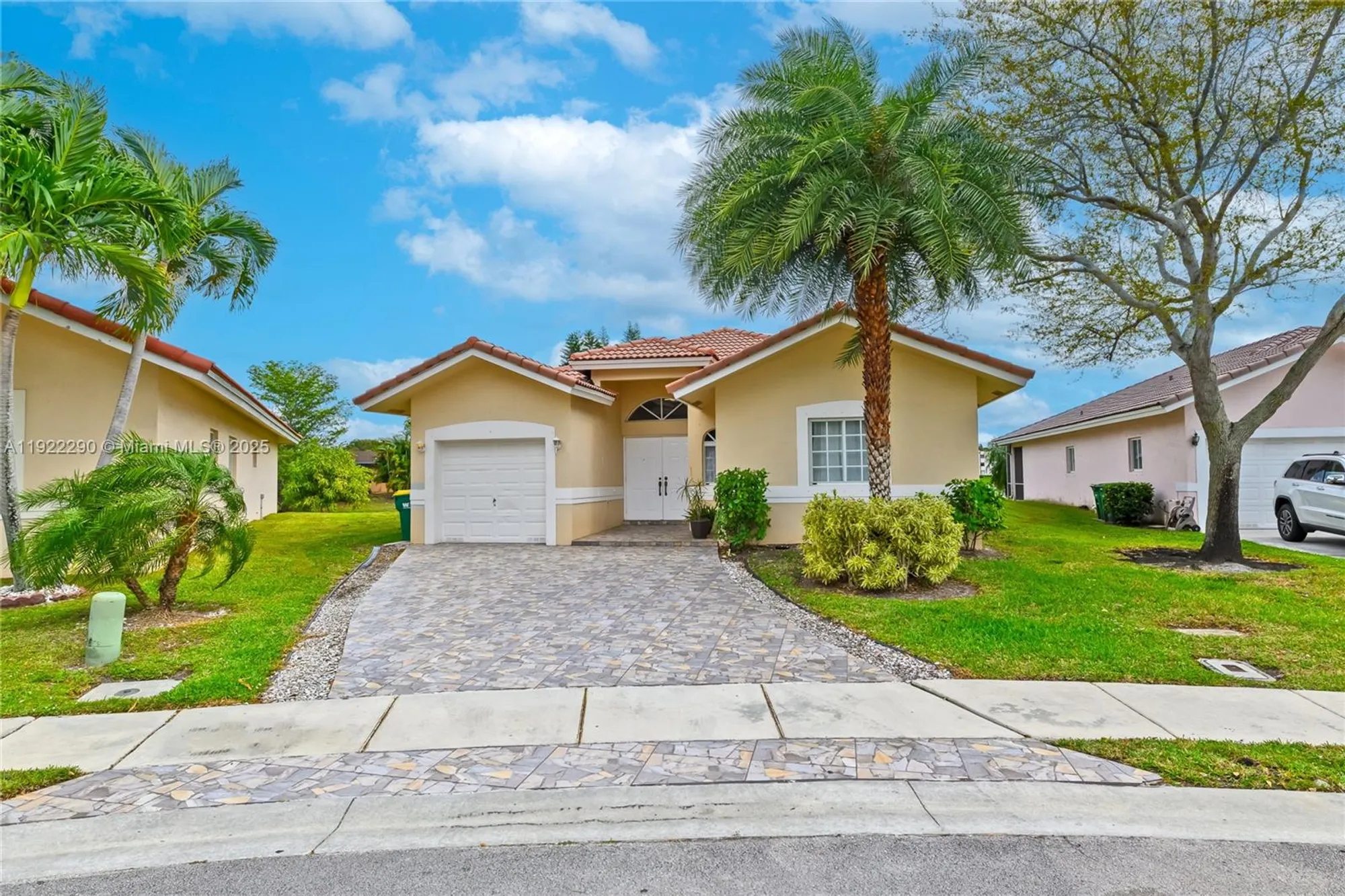 Property Slideshow image 28 of 38 | 7602 nw 99th ter, Tamarac, FL, 33321