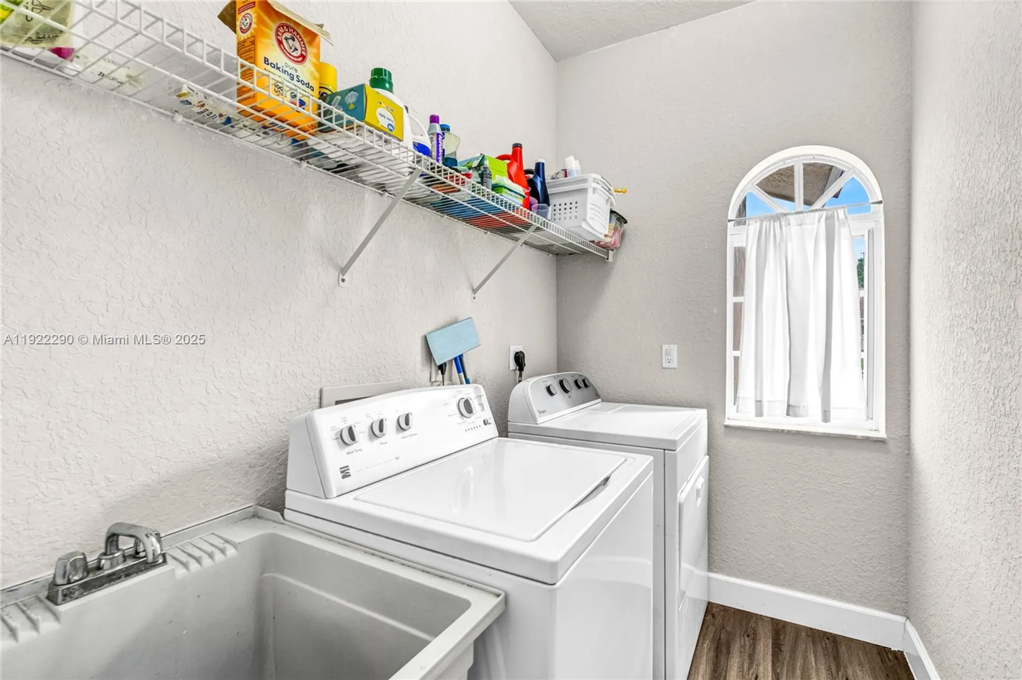 Property Slideshow image 23 of 38 | 7602 nw 99th ter, Tamarac, FL, 33321