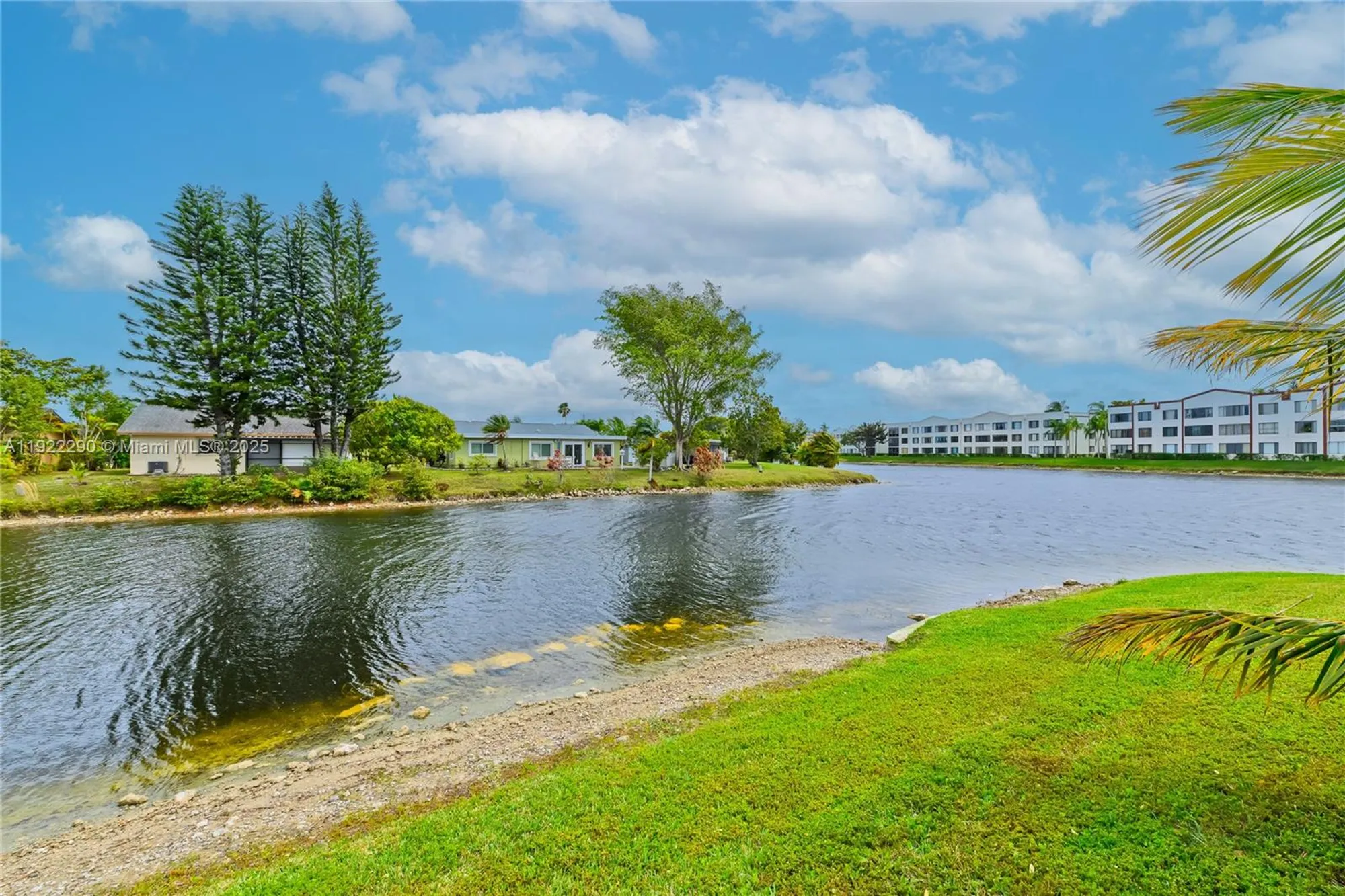 Property Slideshow image 34 of 38 | 7602 nw 99th ter, Tamarac, FL, 33321